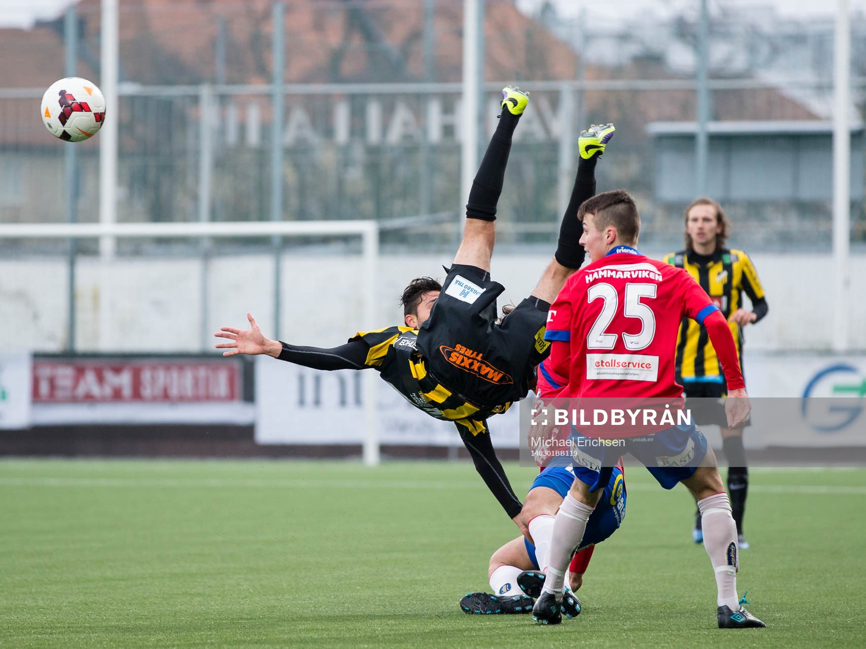 Häckens Leonard Zuta får en lufttur