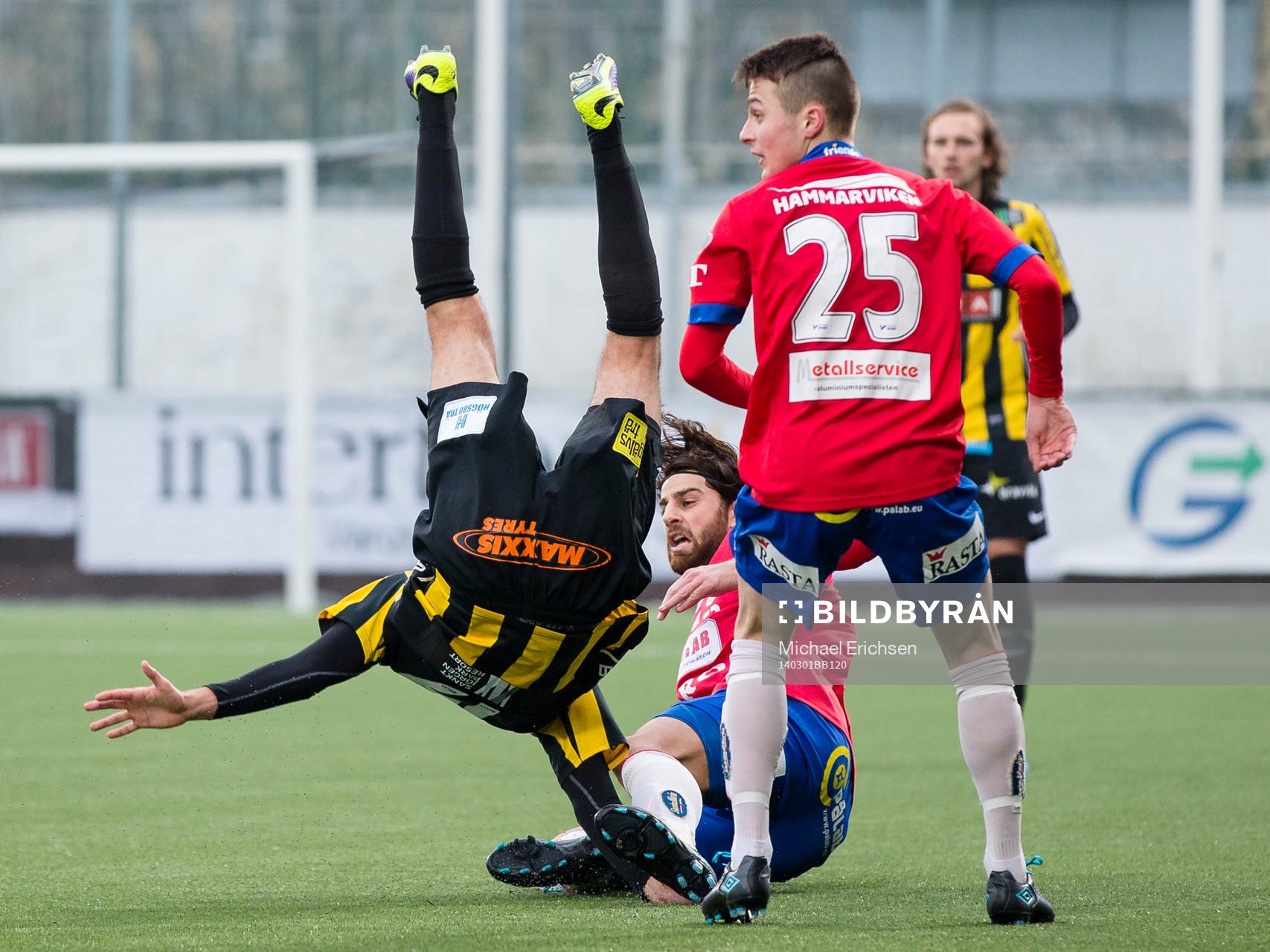 Häckens Leonard Zuta får en lufttur