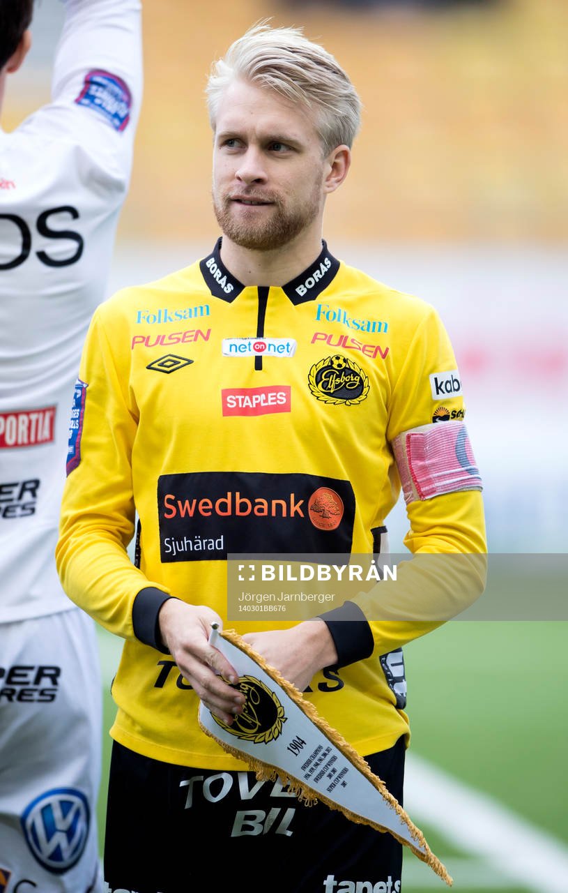 Elfsborgs nya lagkapten Johan Larsson innan fotbollsmatchen