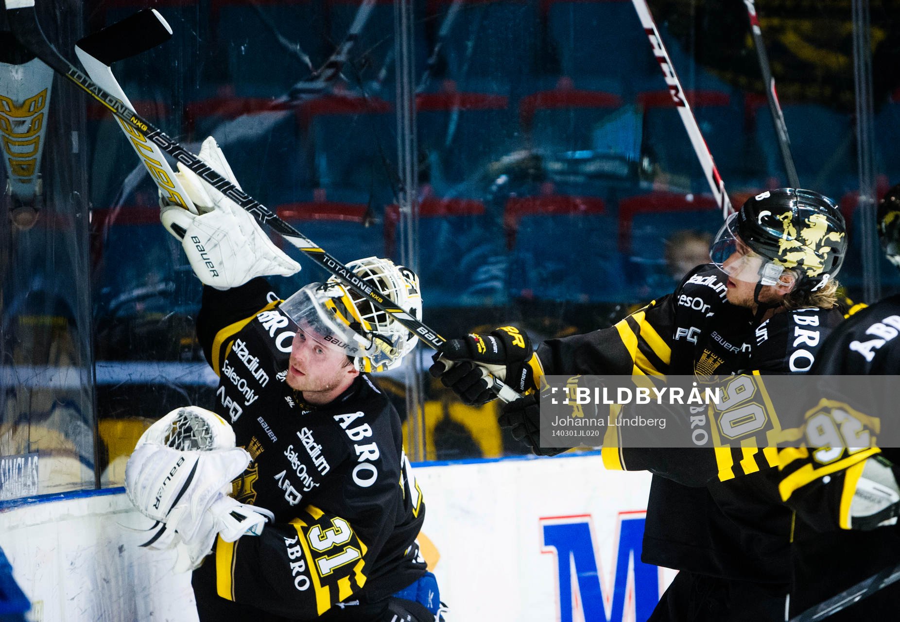 s målvakt Daniel Larsson  och Christopher Aspeqvist