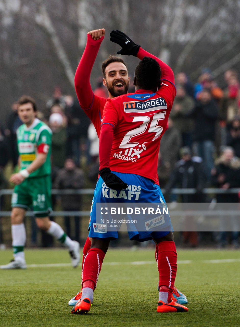 Helsingborgs Abdul Rahman Khalili och David Accam jublar