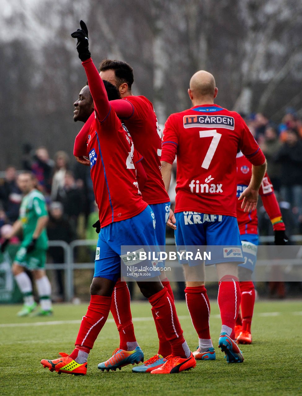 Helsingborgs David Accam jublar