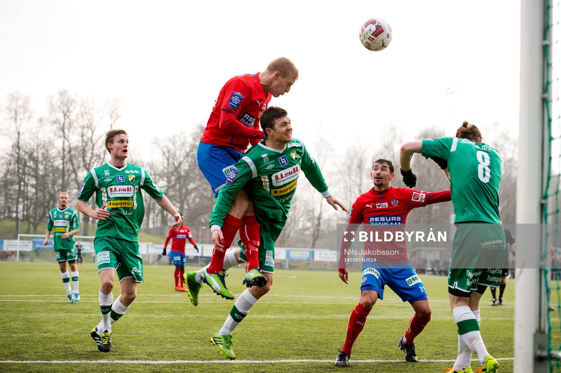 Helsingborgs Peter Larsson i nickduell med Ljungskiles