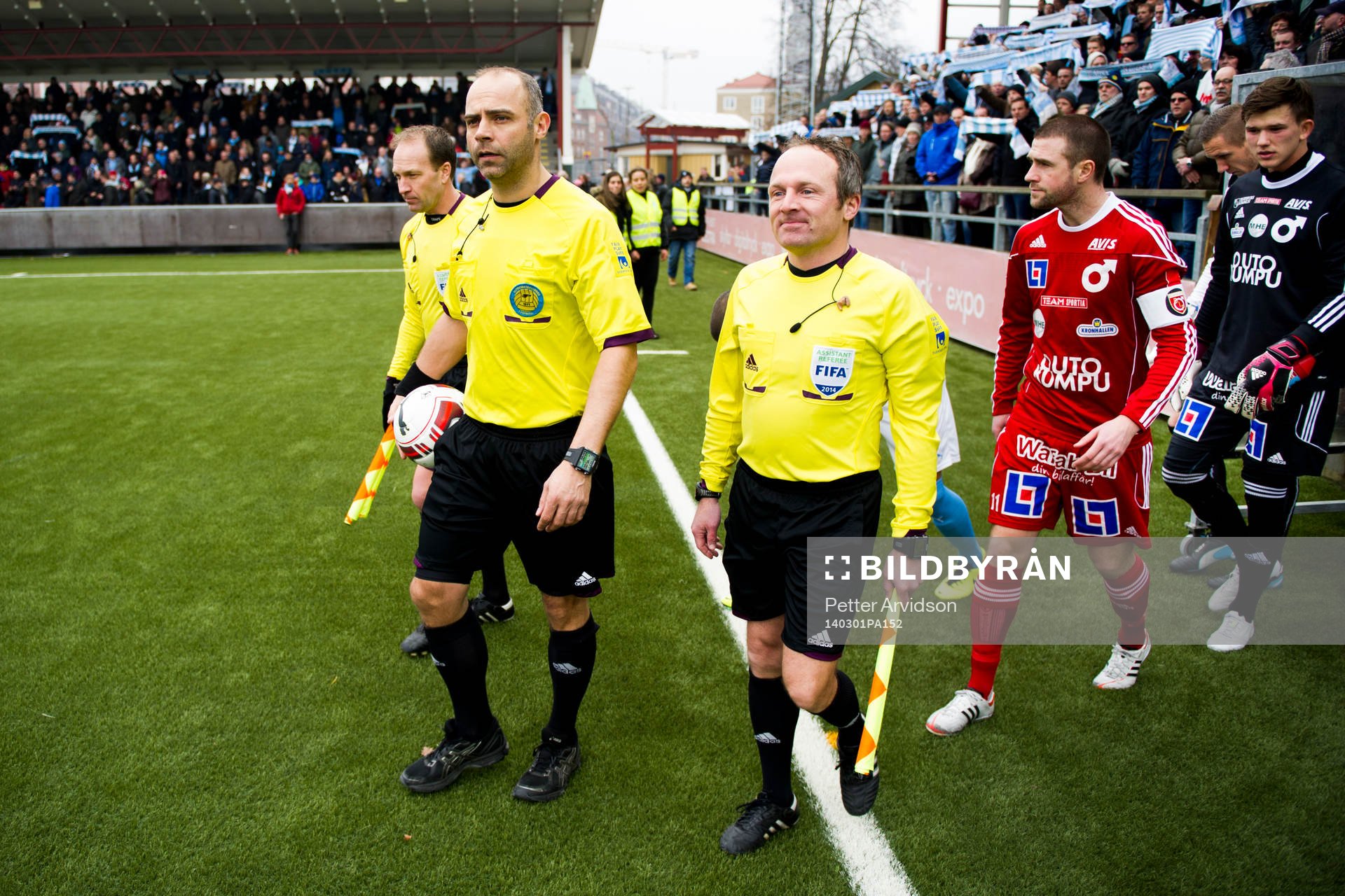 Lagen och domarna gör entré