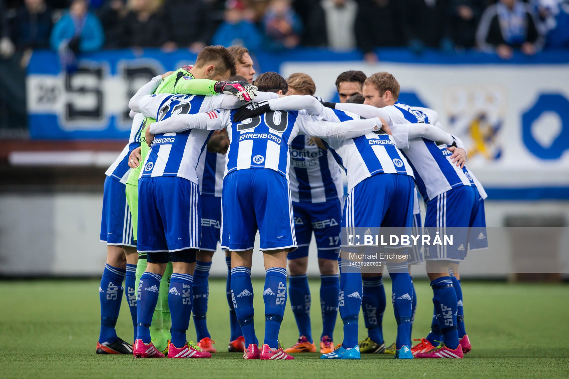IFK Göteborg samlade innan avspark i fotbollsmatchen i