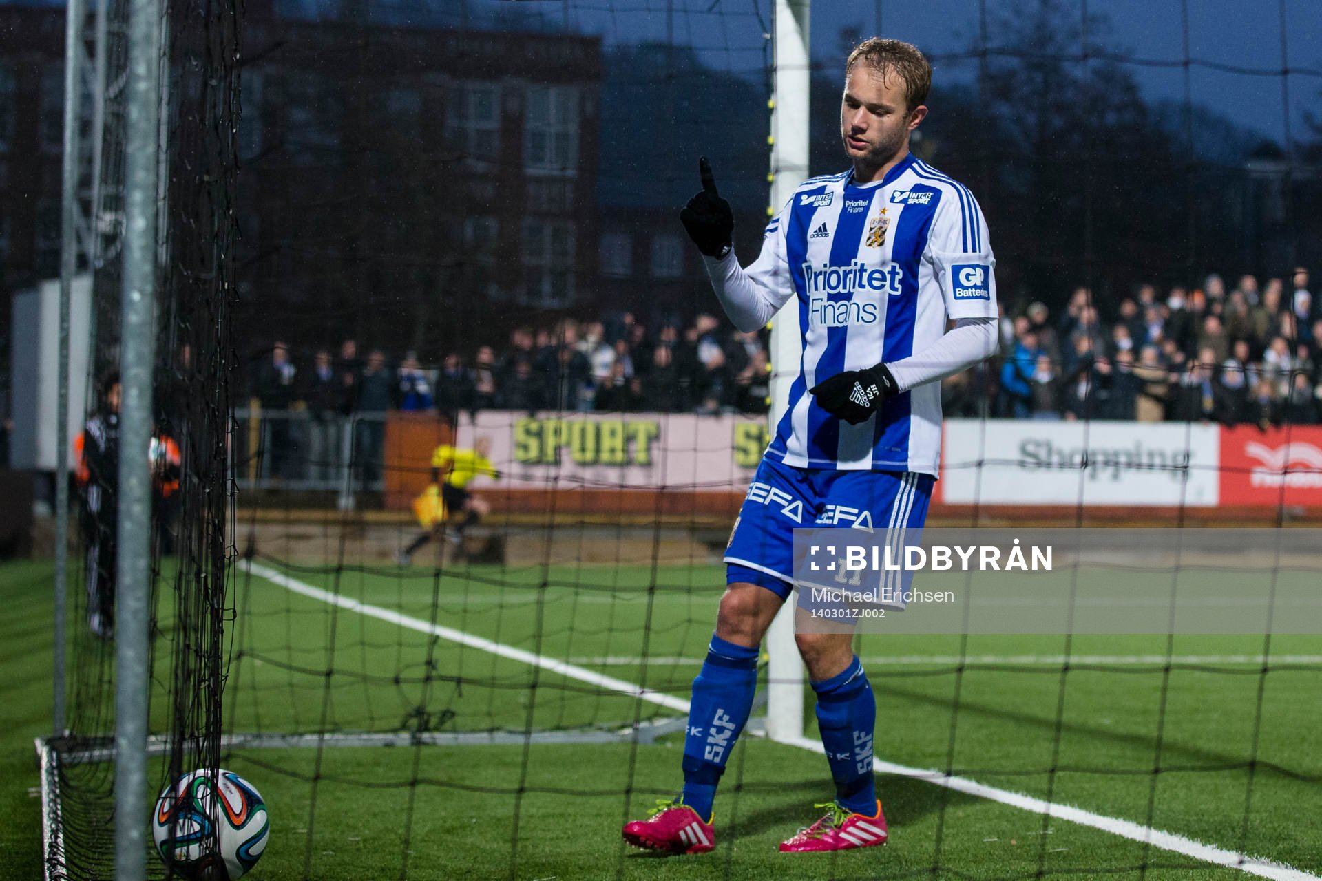 IFK Göteborgs Robin Söder jublar i målet