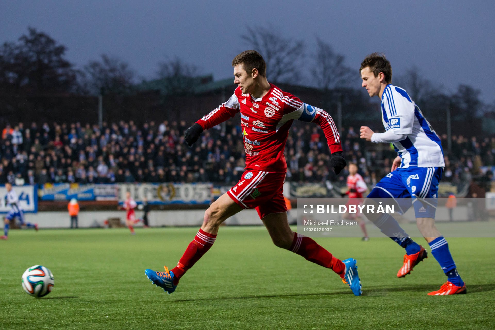 Värnamos lagkapten Martin Claesson jagad av IFK Göteborgs