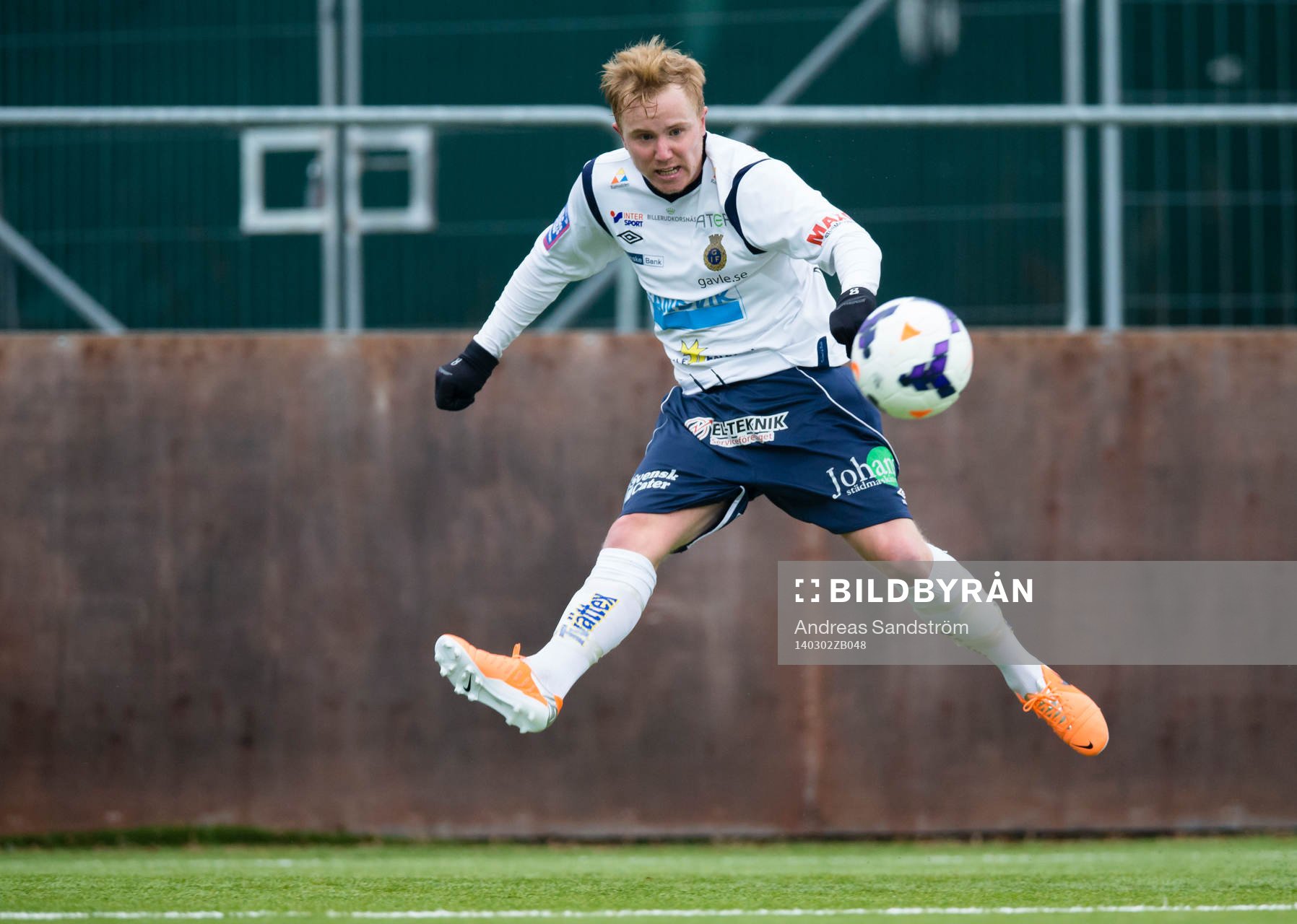 Gefles Simon Lundevall under fotbollsmatchen i Svenska cupen mellan AFC United och Gefle den 2 Mars 2014 i Stockholm. 