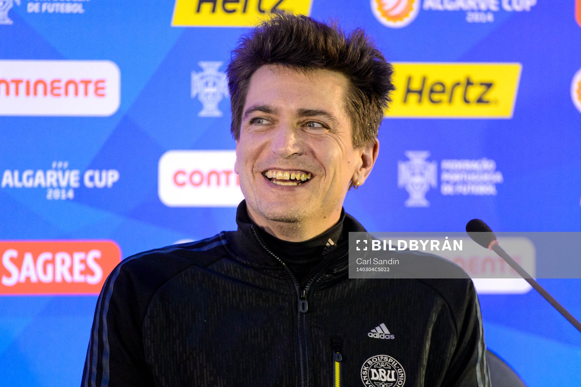 Nils Nielsen, förbundskapten Danmark, på en presskonferens under Algarve Cup den 4 februari 2014.