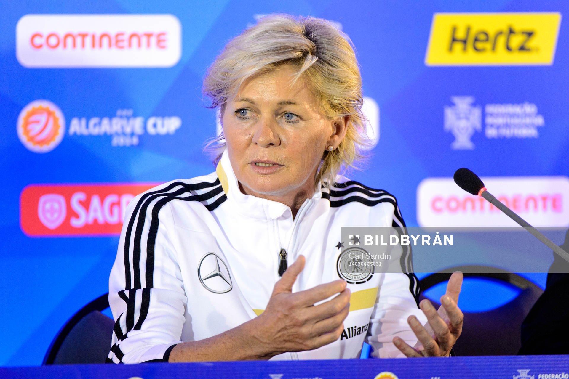 Silvia Neid, förbundskapten Tyskland, på en presskonferens under Algarve Cup den 4 februari 2014.