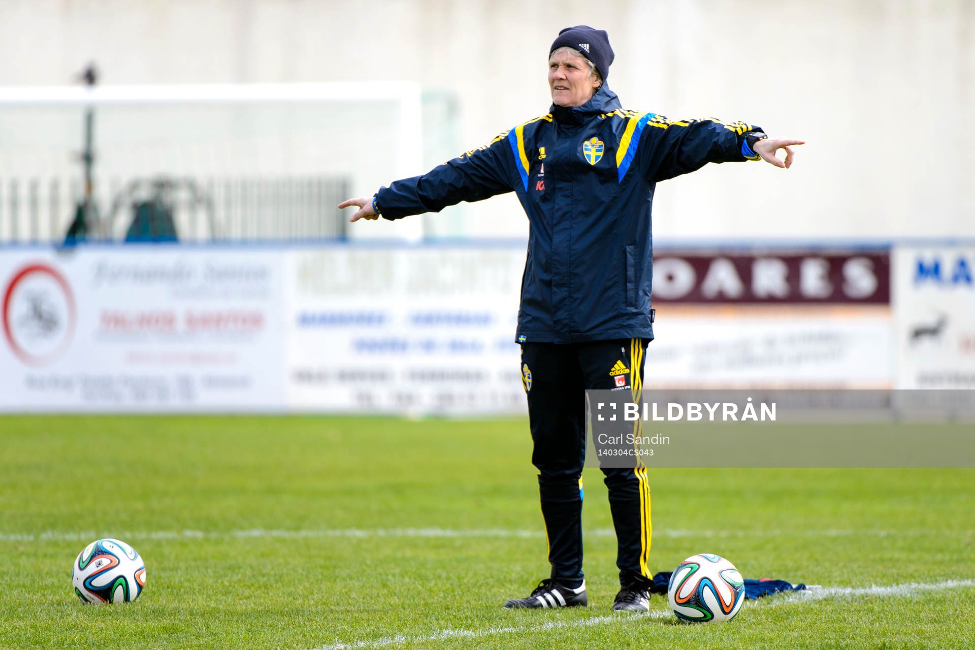 Sveriges förbundskapten Pia Sundhage på en träning