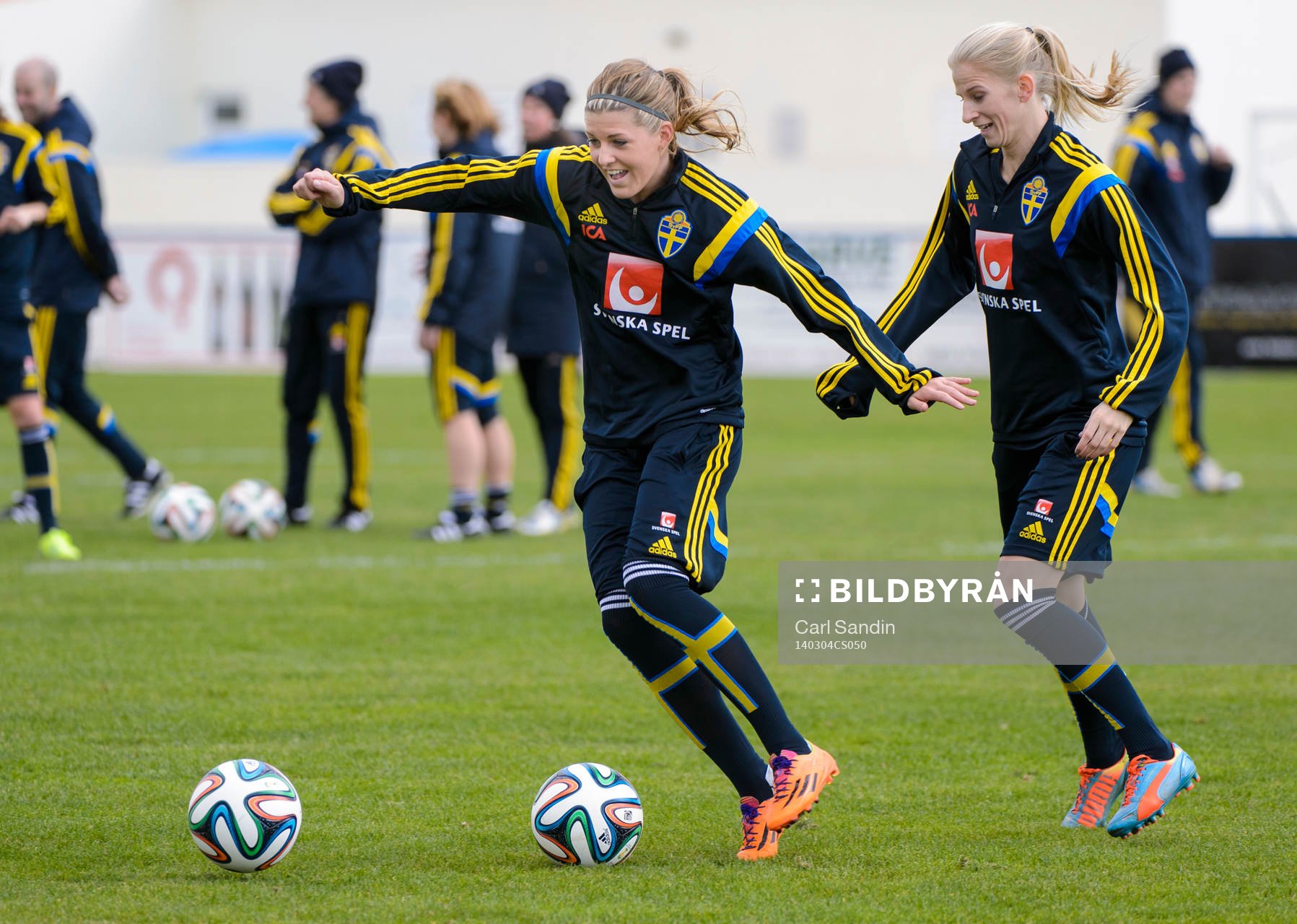 Sveriges Olivia Schough och Sofia Jakobsson på en träning