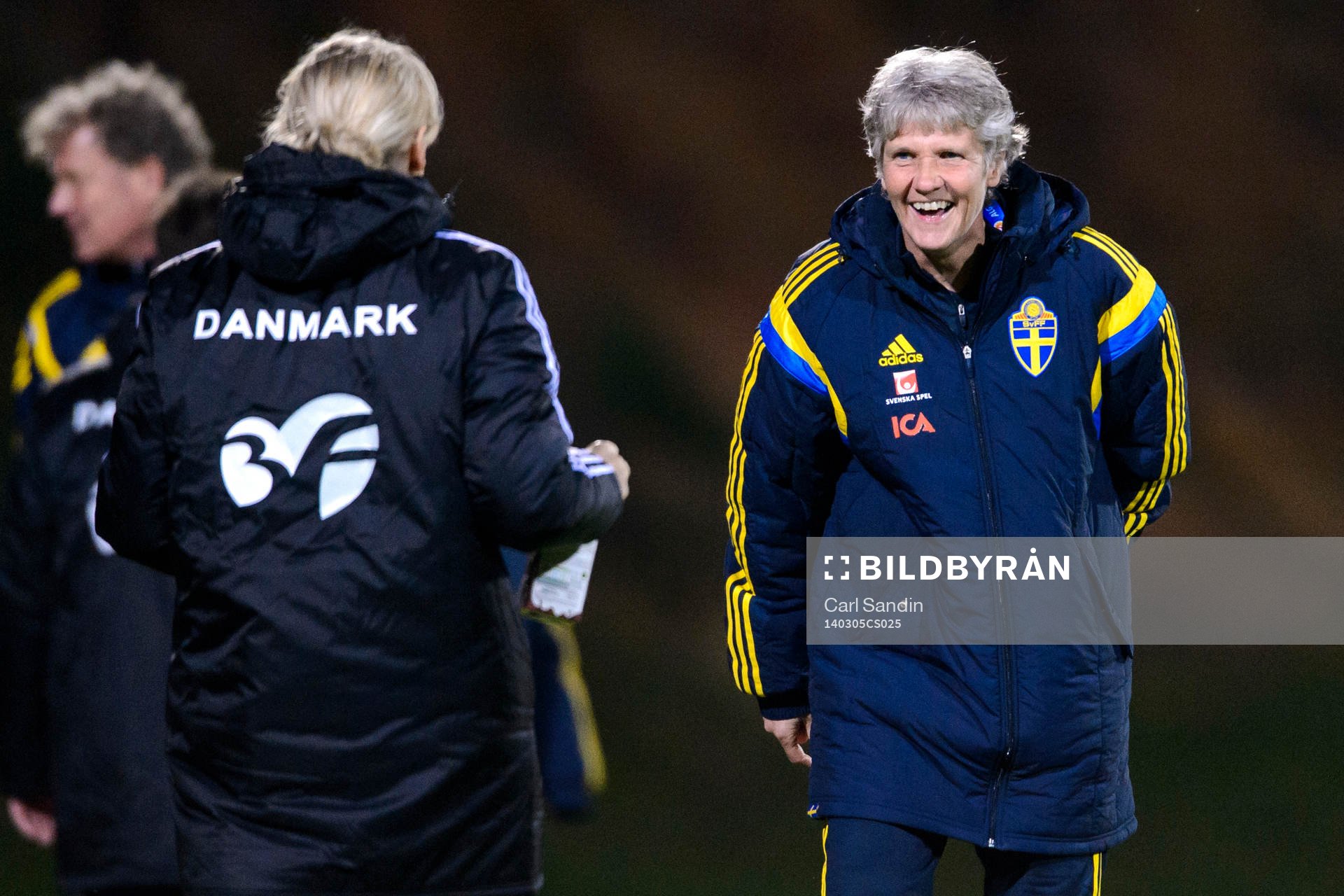 Sveriges förbundskapten Pia Sundhage jublar