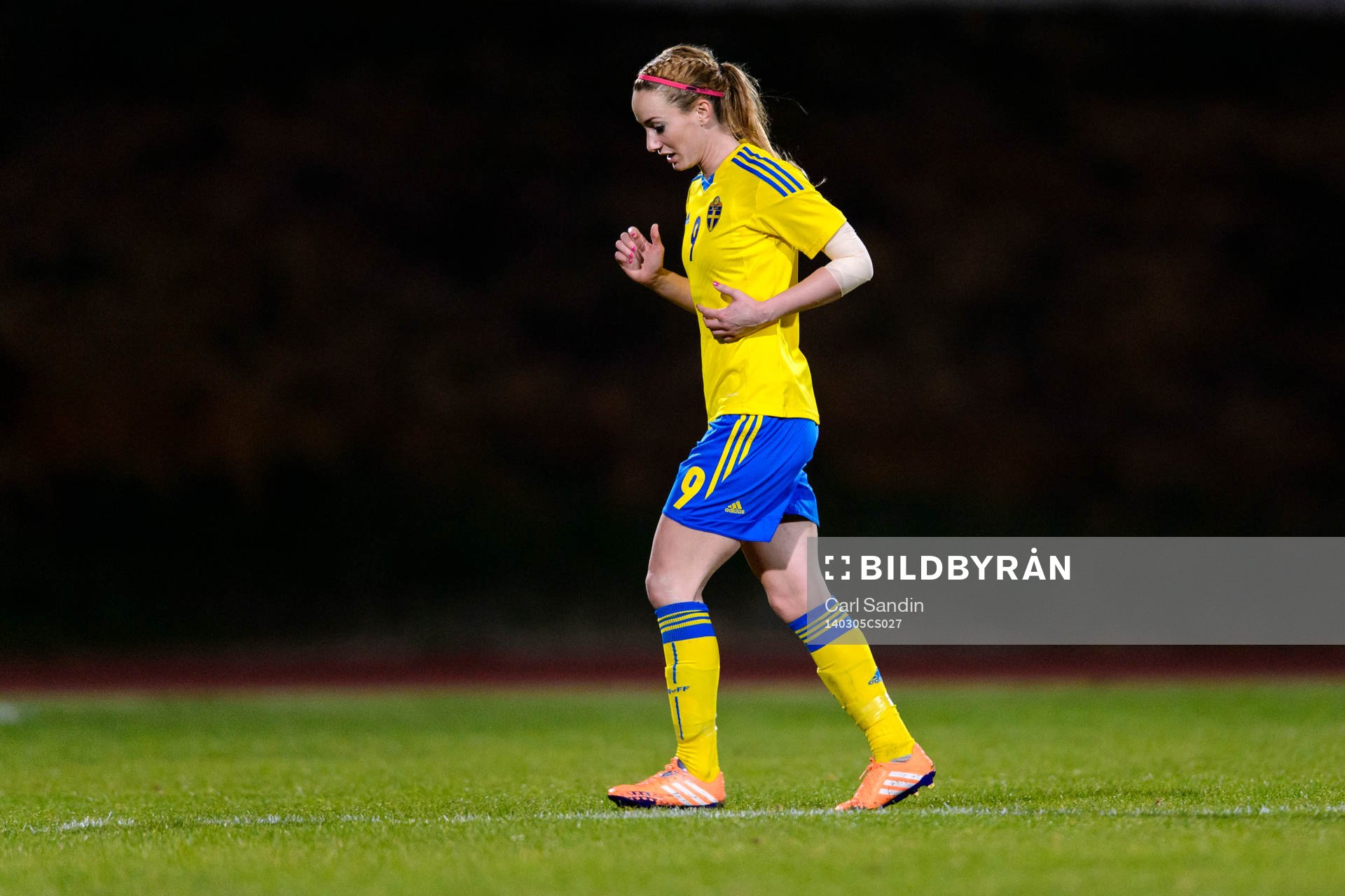 Sveriges Kosovare Asllani byts ut i matchen mellan Sverige