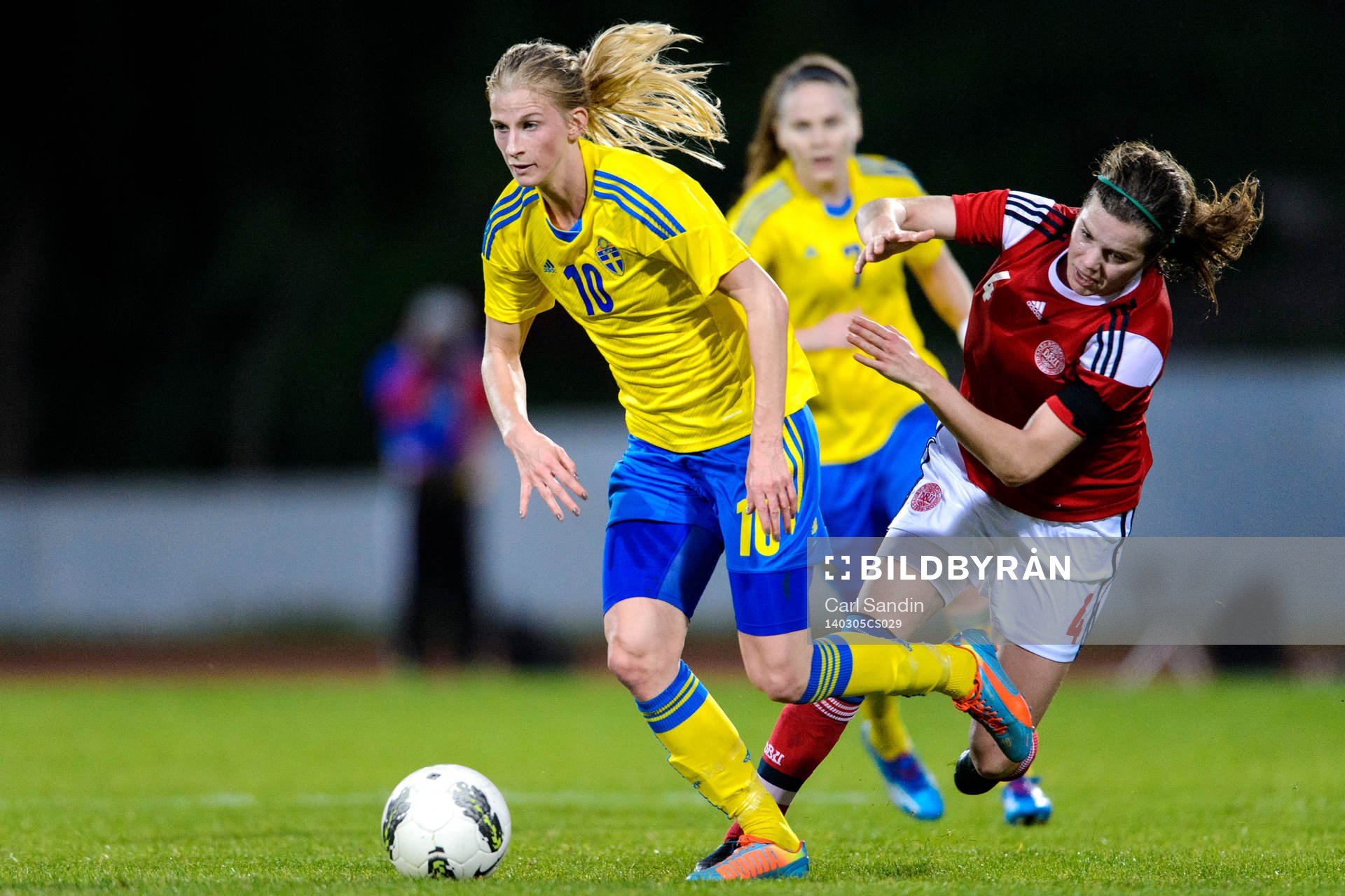 Sveriges Sofia Jakobsson och Danmarks Sofie Junge Pedersen
