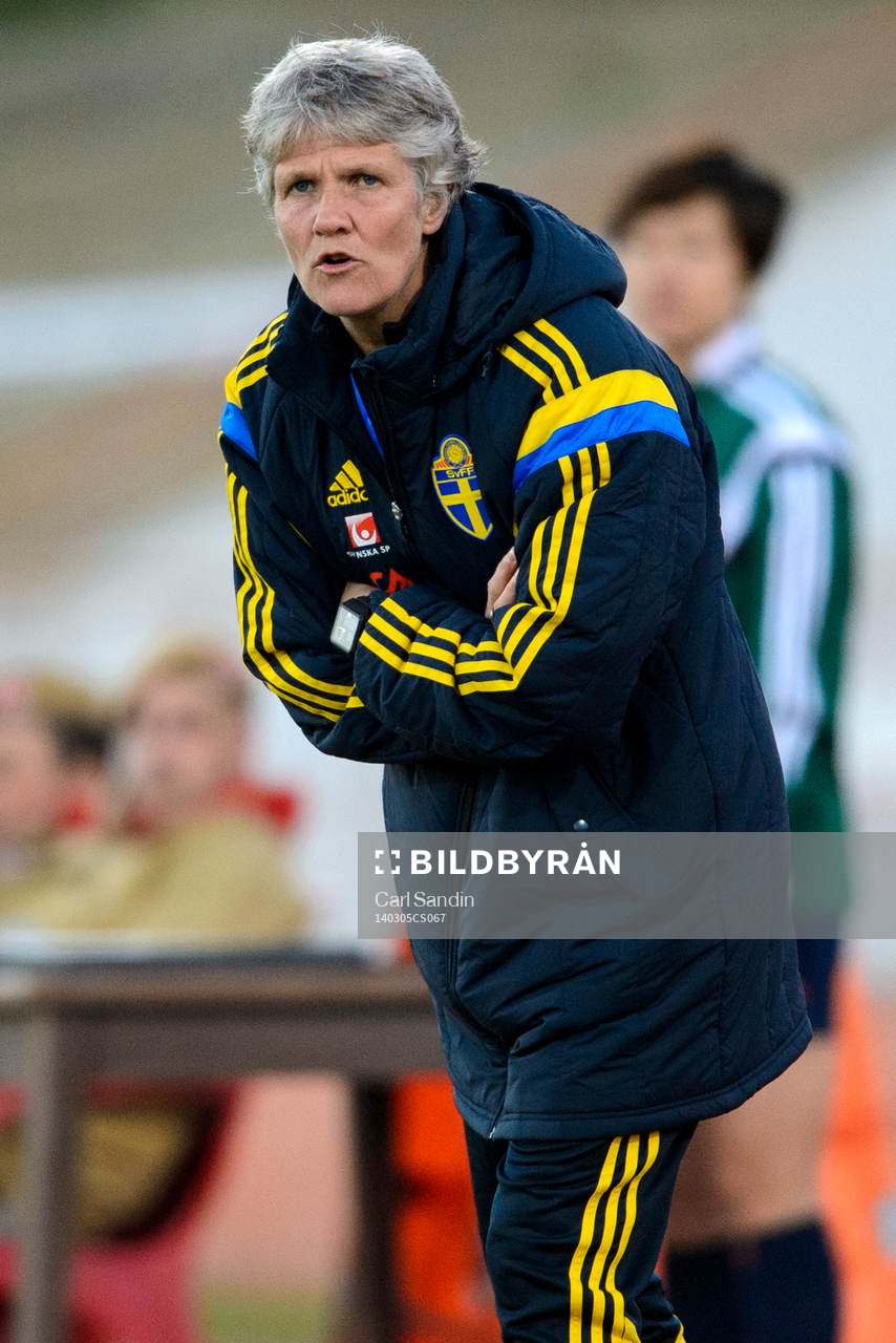 Sveriges förbundskapten Pia Sundhage i matchen mellan