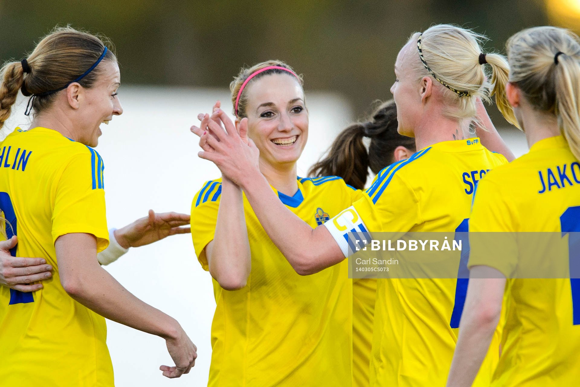 Sveriges Kosovare Asllani jublar efter 1-0 i matchen mellan Sverige och Danmark under Algarve Cup den 5 mars 2014.