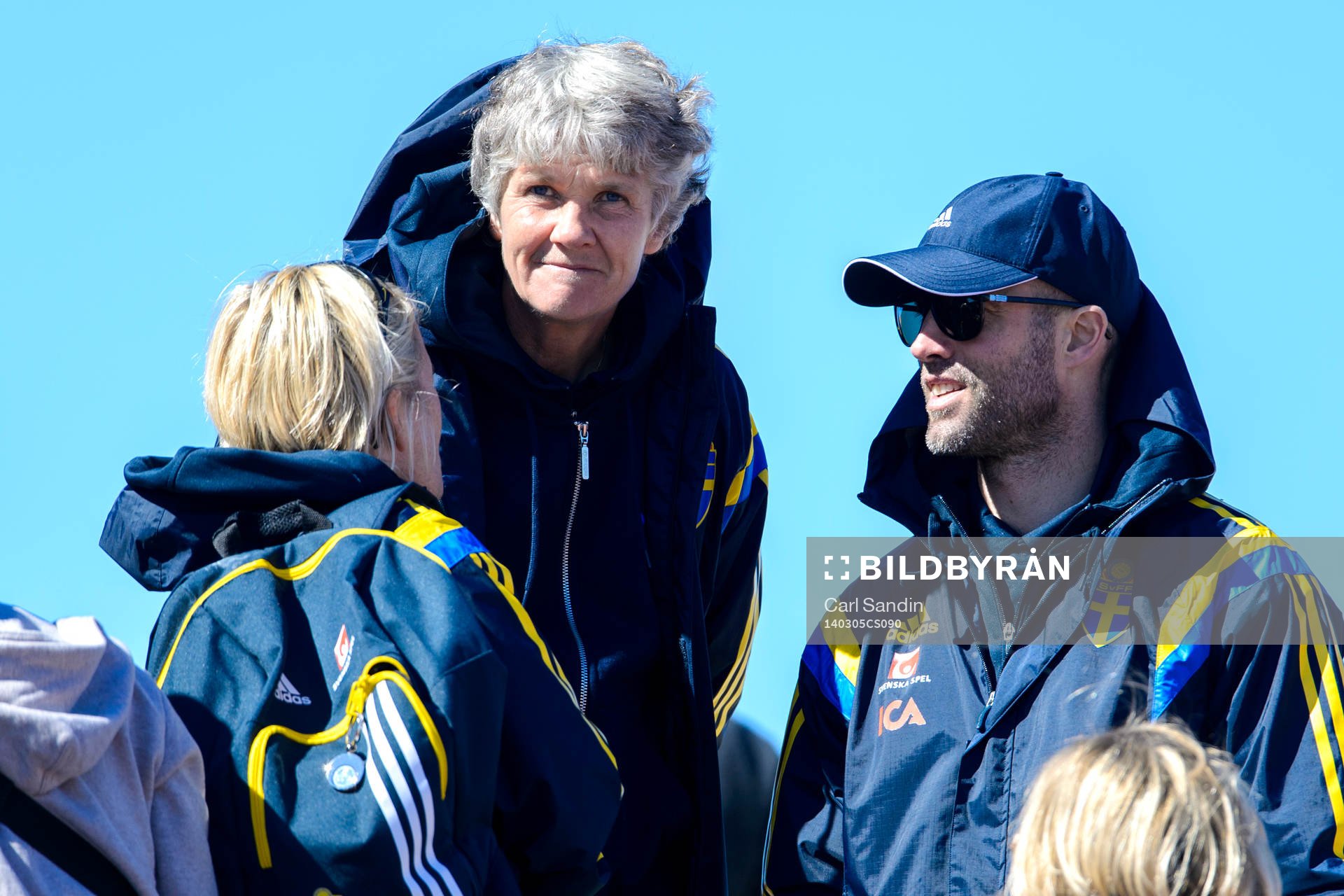 Sveriges förbundskapten Pia Sundhage på läktaren