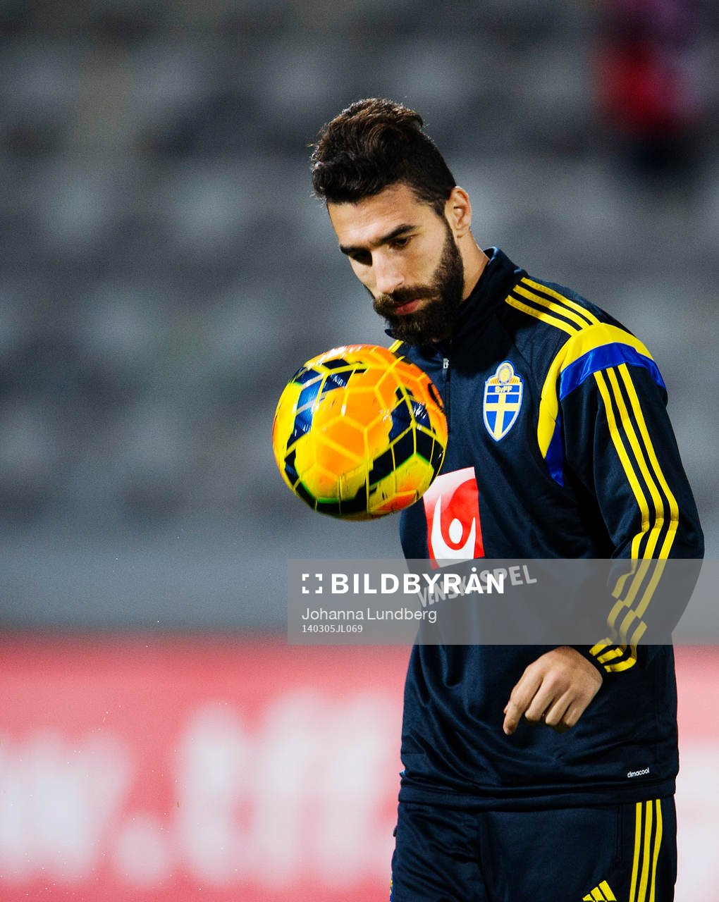 Sveriges  Jimmy Durmaz värmer upp