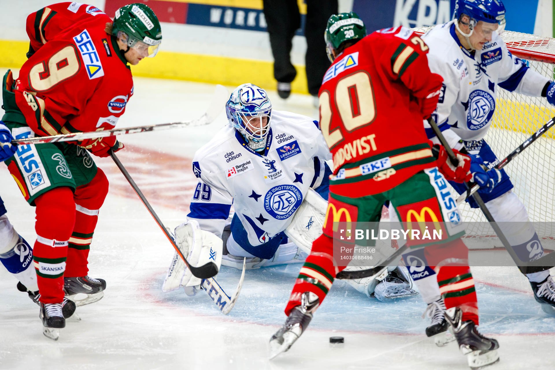Frölundas Max Görtz och Joel Lundqvist framför Leksands