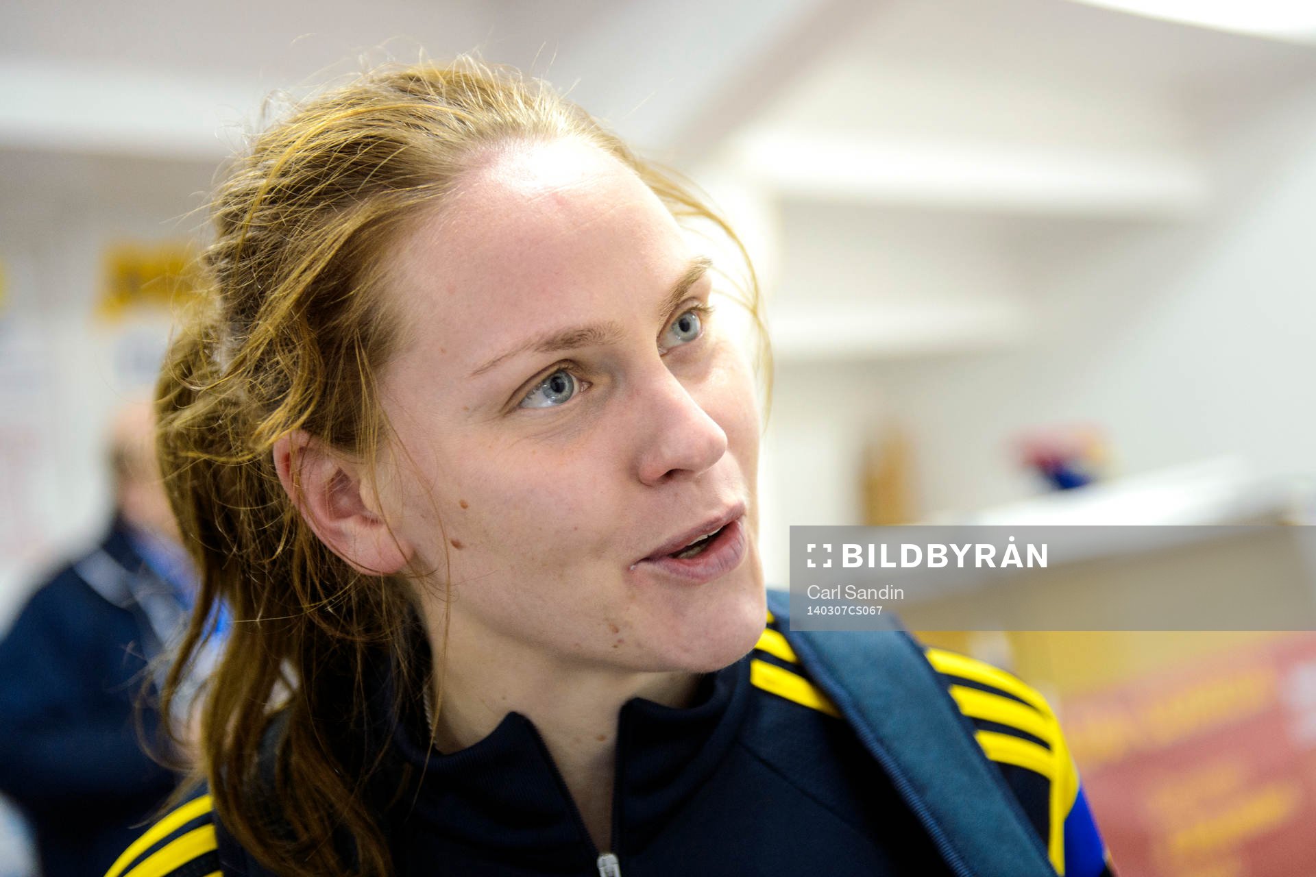 Sveriges Lisa Dahlkvist blir intervjuad efter under fotbollsmatchen mellan Sverige och USA i Algarve Cup den 7 mars 2014.