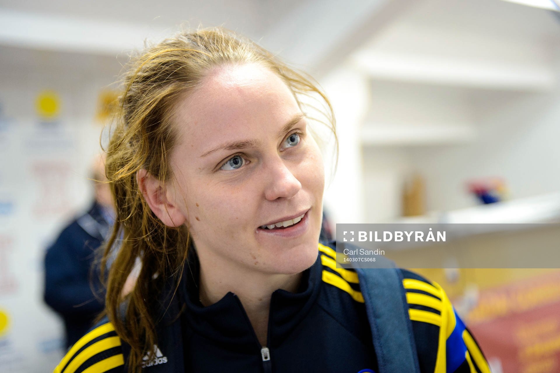 Sveriges Lisa Dahlkvist blir intervjuad