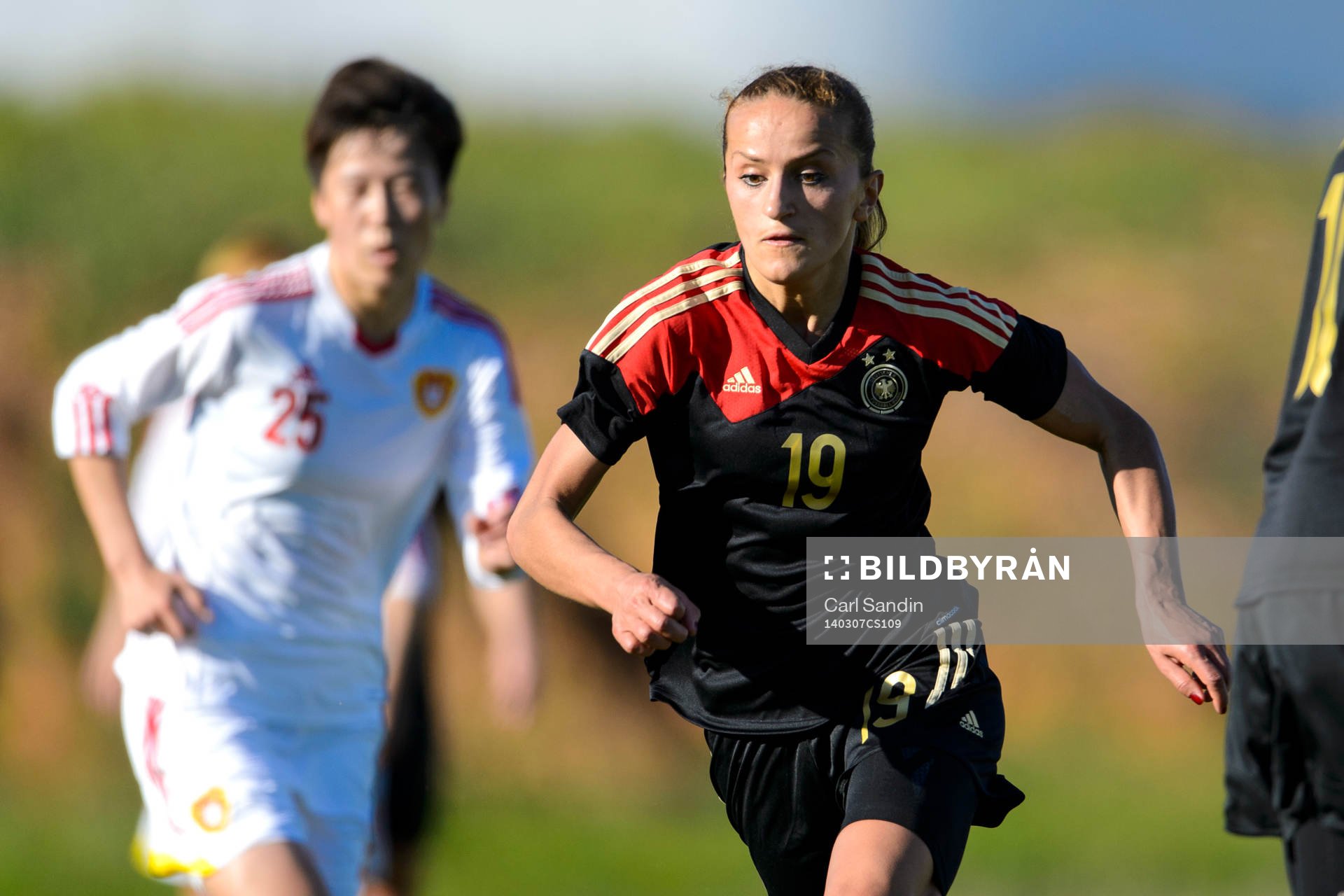 Tysklands Fatmire Alushi under fotbollsmatchen mellan Tyskland och Kina i Algarve Cup den 7 mars 2014.