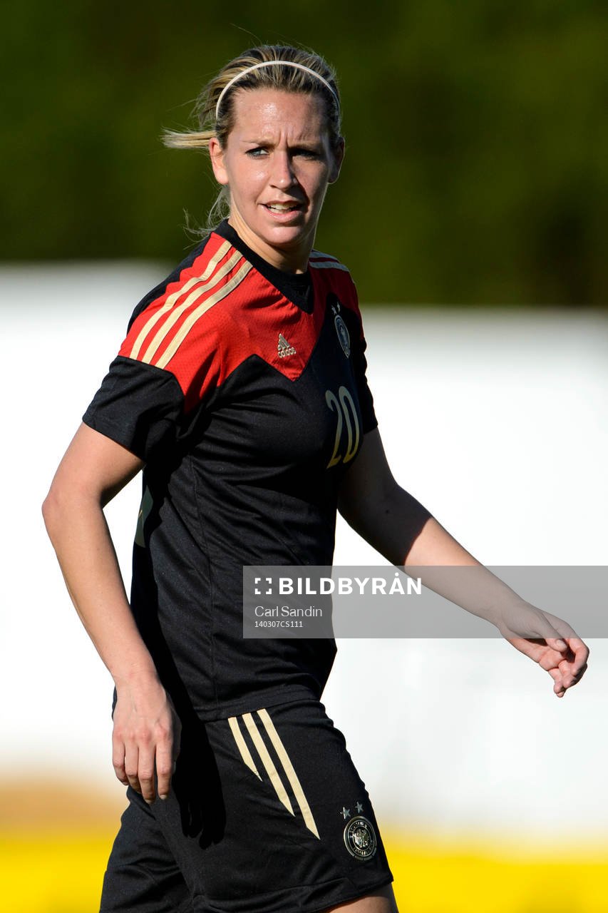 Tysklands Lena Goeßling under fotbollsmatchen mellan Tyskland och Kina i Algarve Cup den 7 mars 2014.