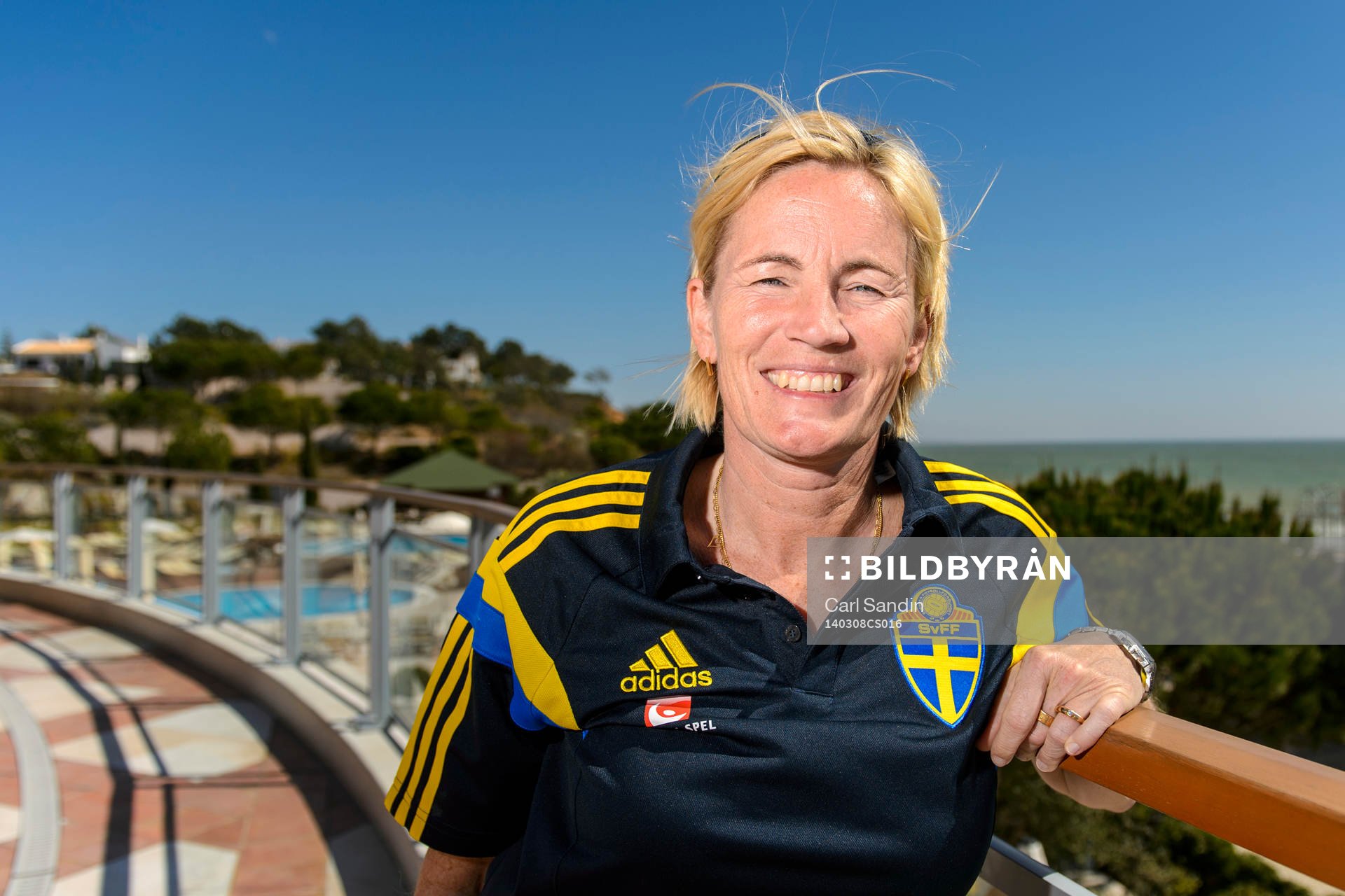 Sveriges assisterande förbundskapten Lilie Persson på en