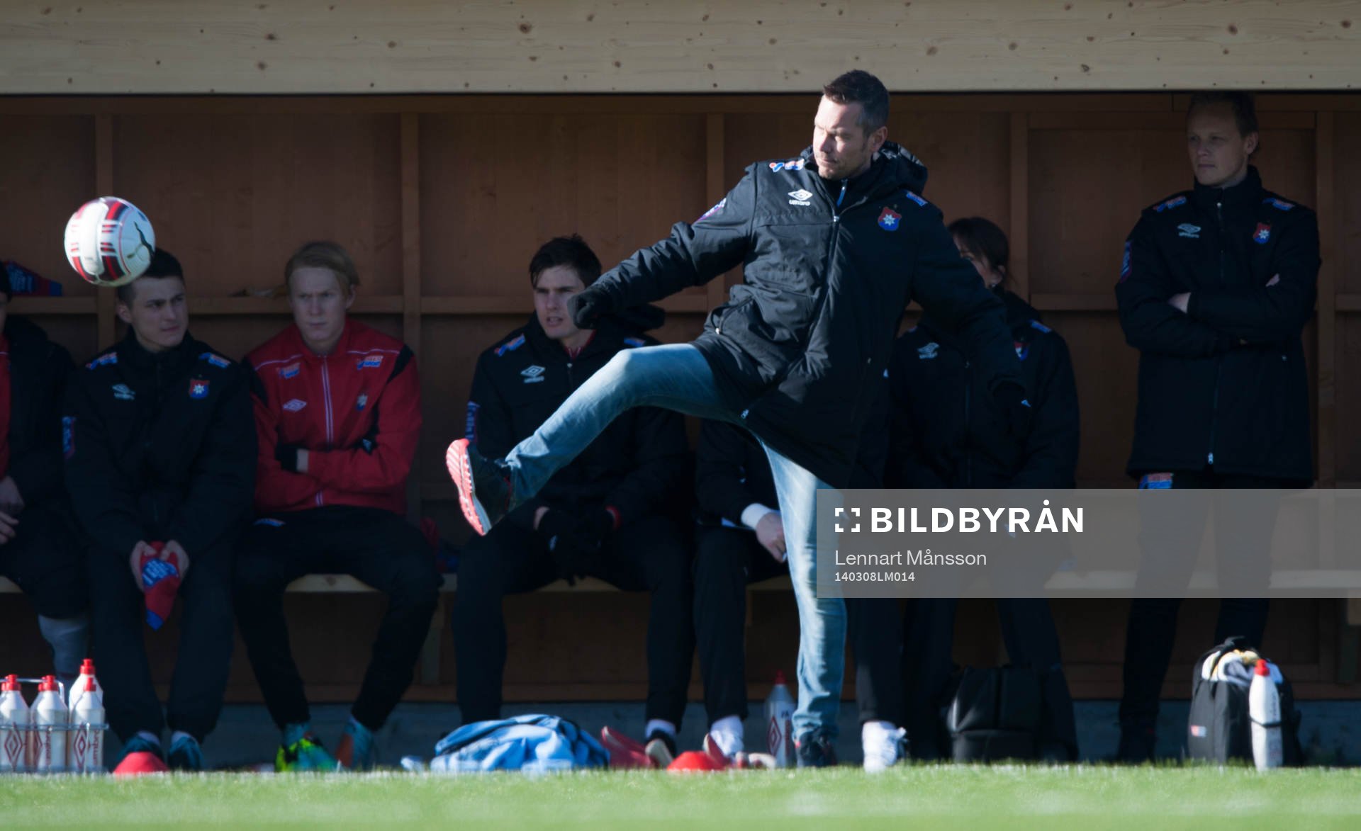 Mjällbys tränare Marcus Lantz  i matchen i Svenska Cupen