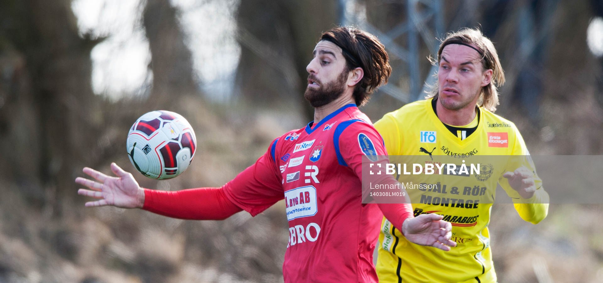 Mjällbys Danny Ervik trycker Örgrytes George Mourad i