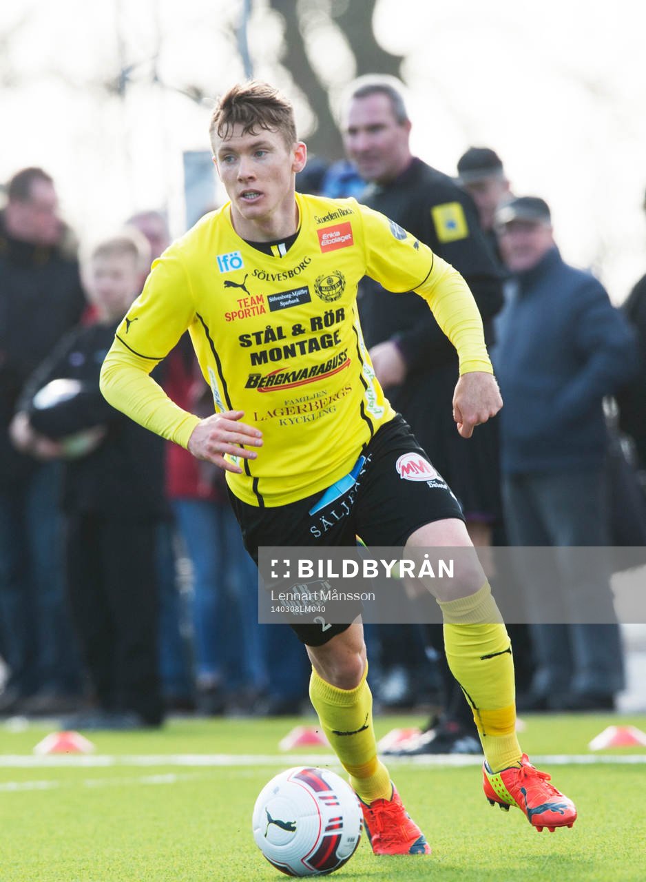 Mjällbys Viktor Agardius i matchen i Svenska Cupen mellan