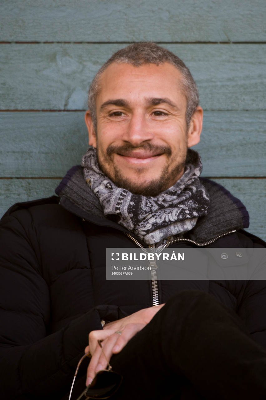 Falkenbergs tränare Henrik Larsson på läktaren