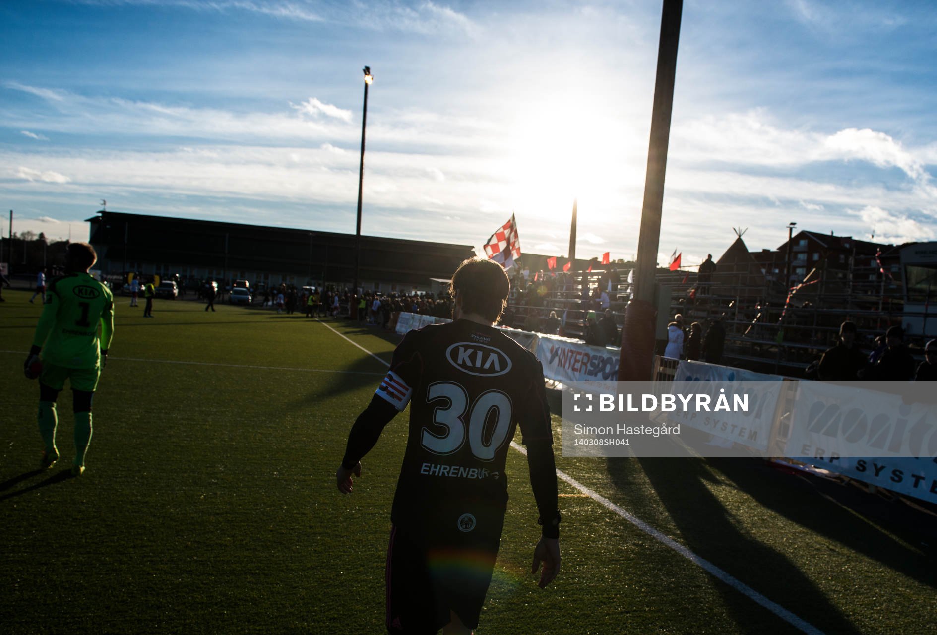 IFK Göteborgs Mattias Bjärsmyr lämnar planen