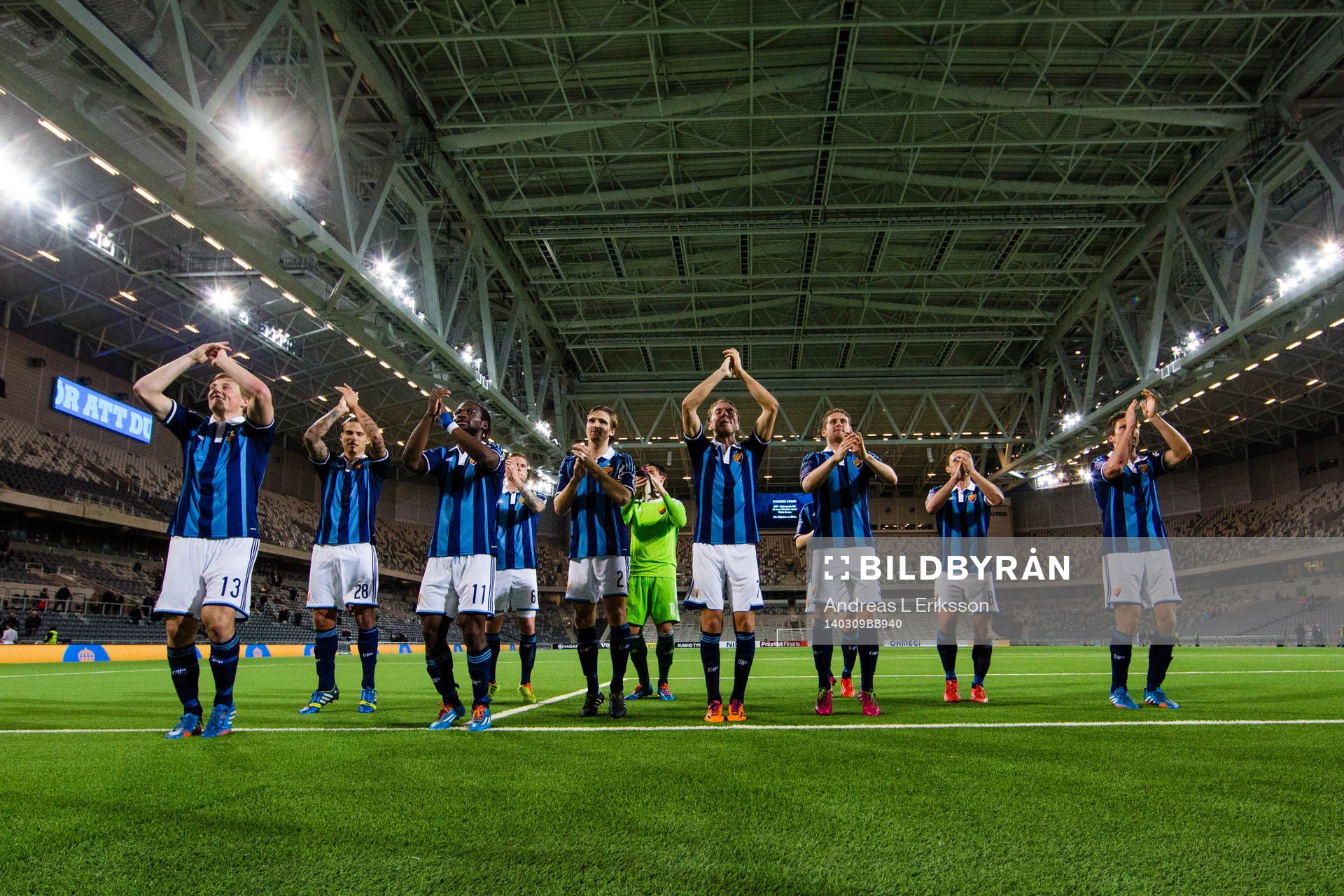 Djurgårdens spelare tackar publiken
