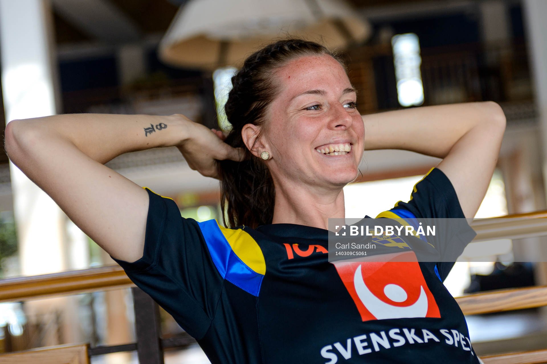 Sveriges Lotta Schelin blir intervjuad