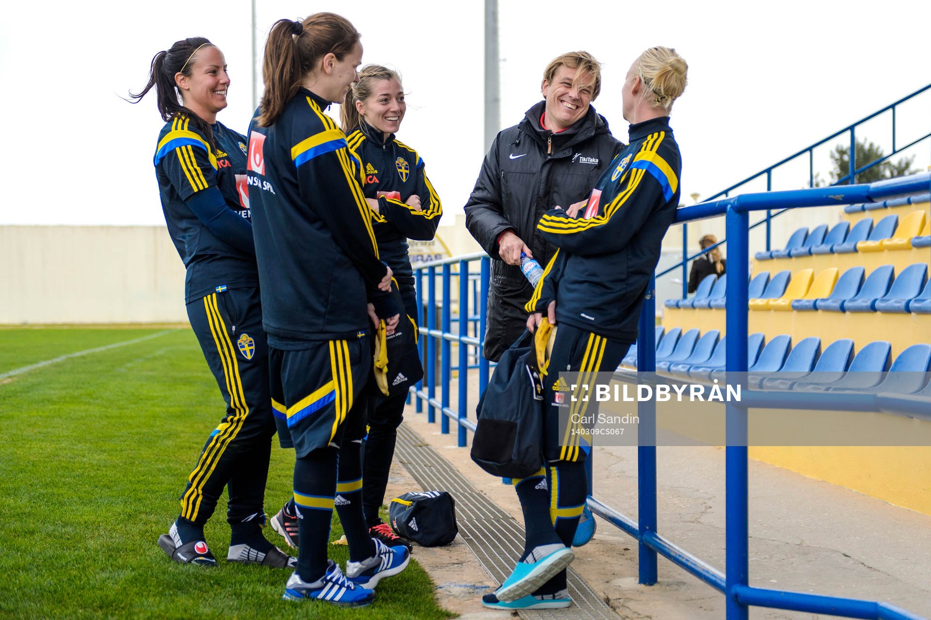 Sveriges Lisa Dahlkvist, målvakt Carola Söberg, Linda