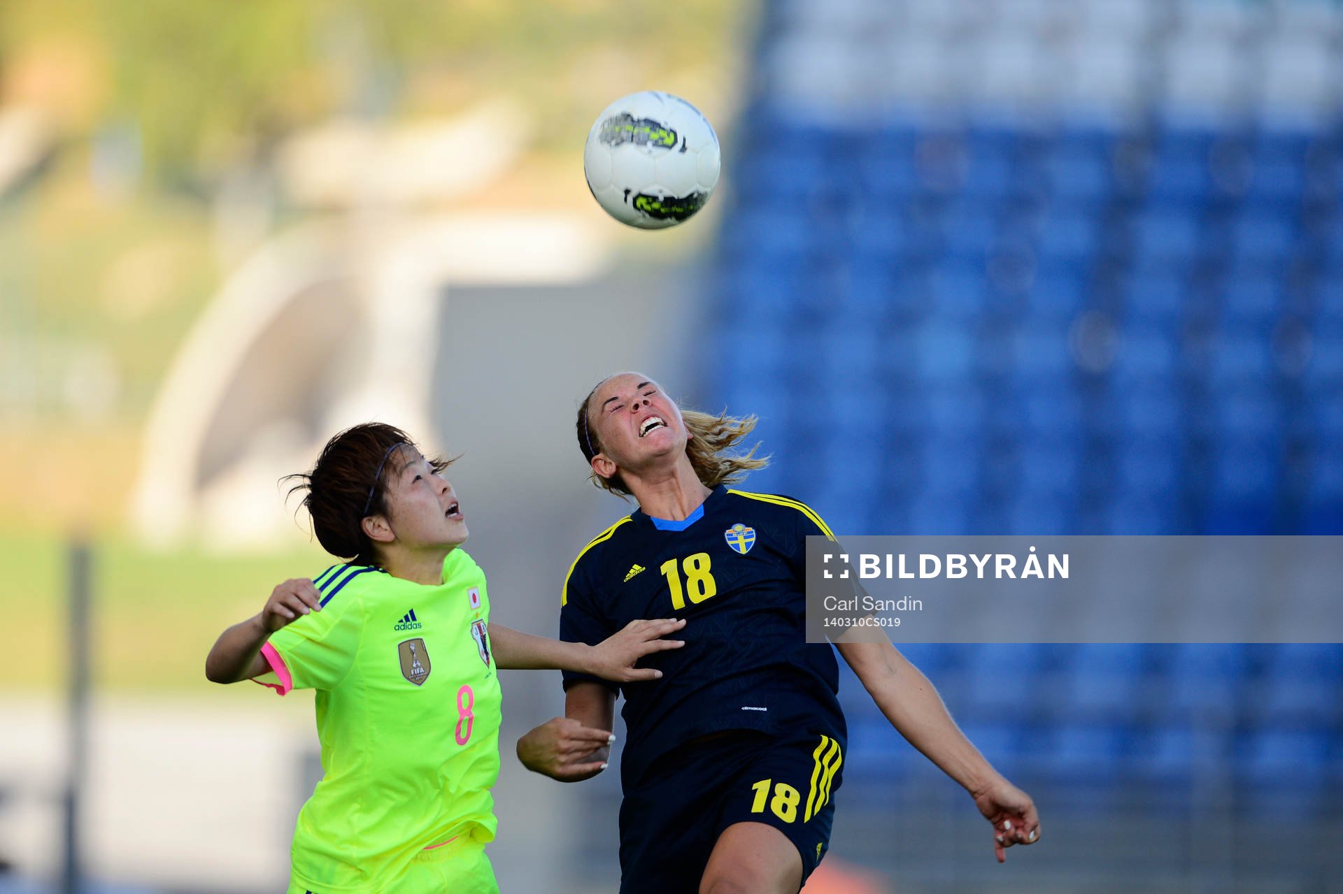 Japans Miyama Aya och Jessica Samuelsson i en nickduell