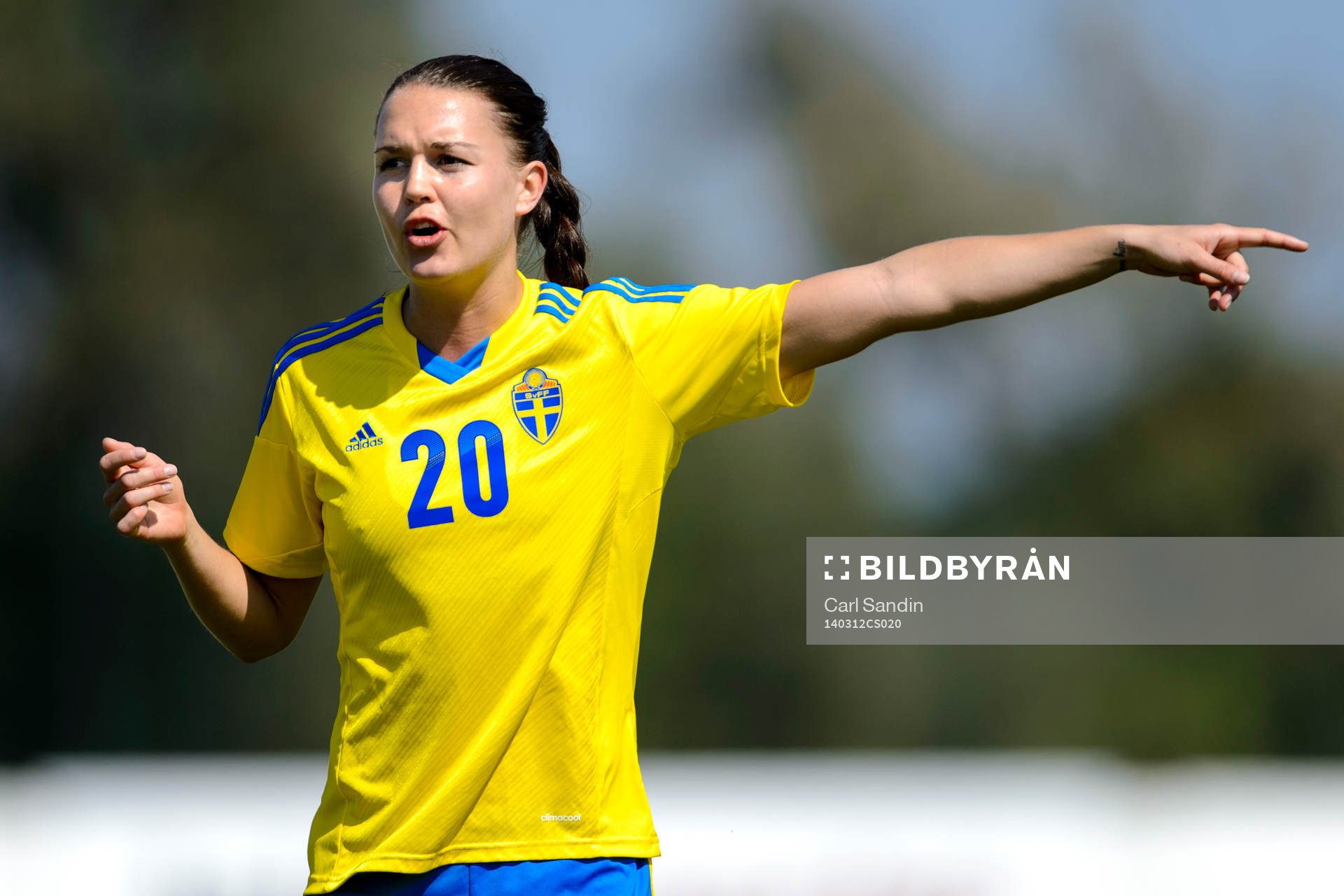 Sveriges Emilia Appelqvist pekar