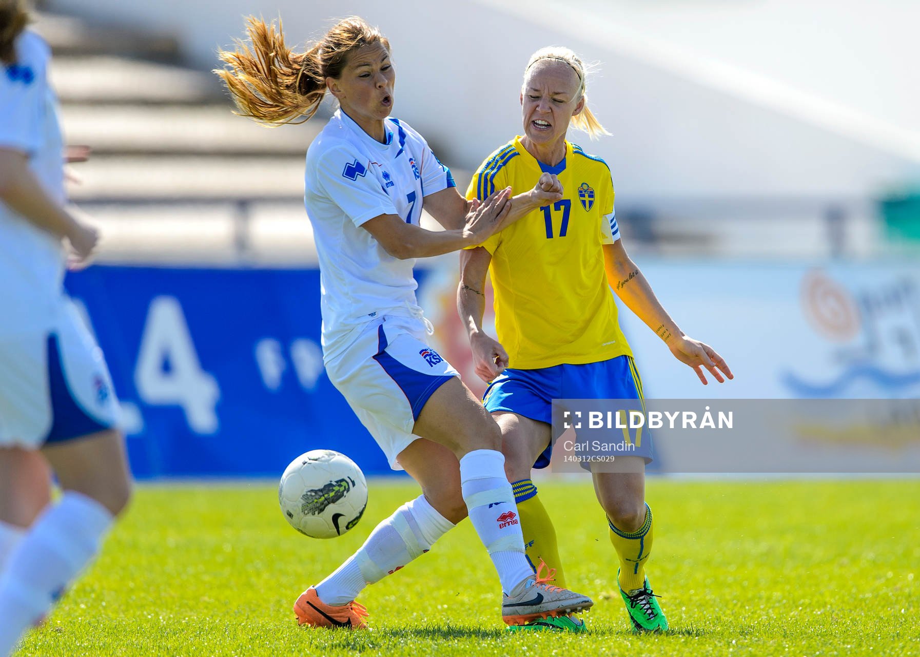 Närkamp mellan Islands Sara Björk Gunnarsdóttir och