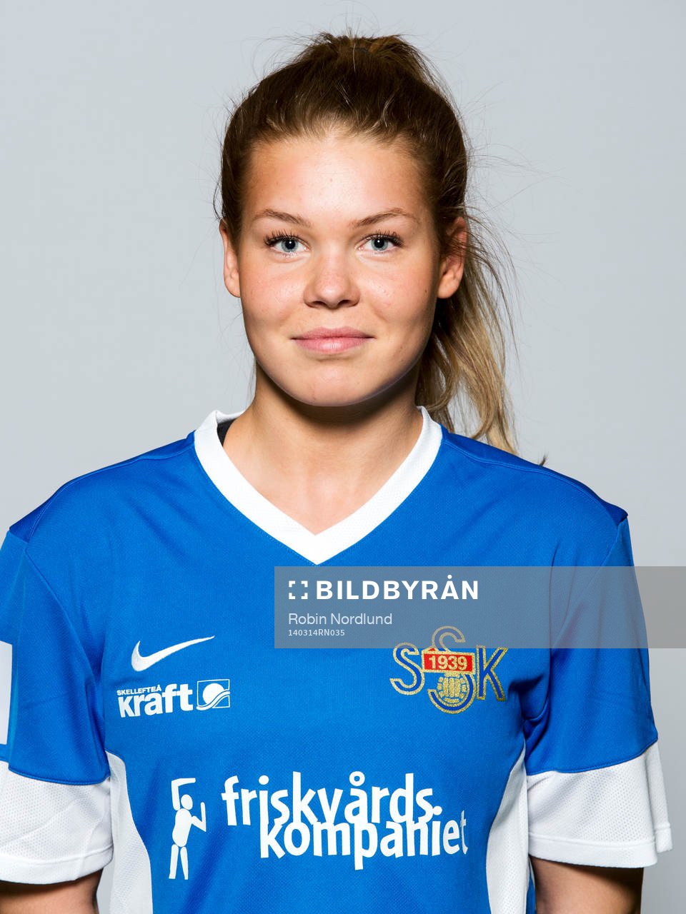 Damfotbollsspelaren Nina Jakobsson, Sunnanå