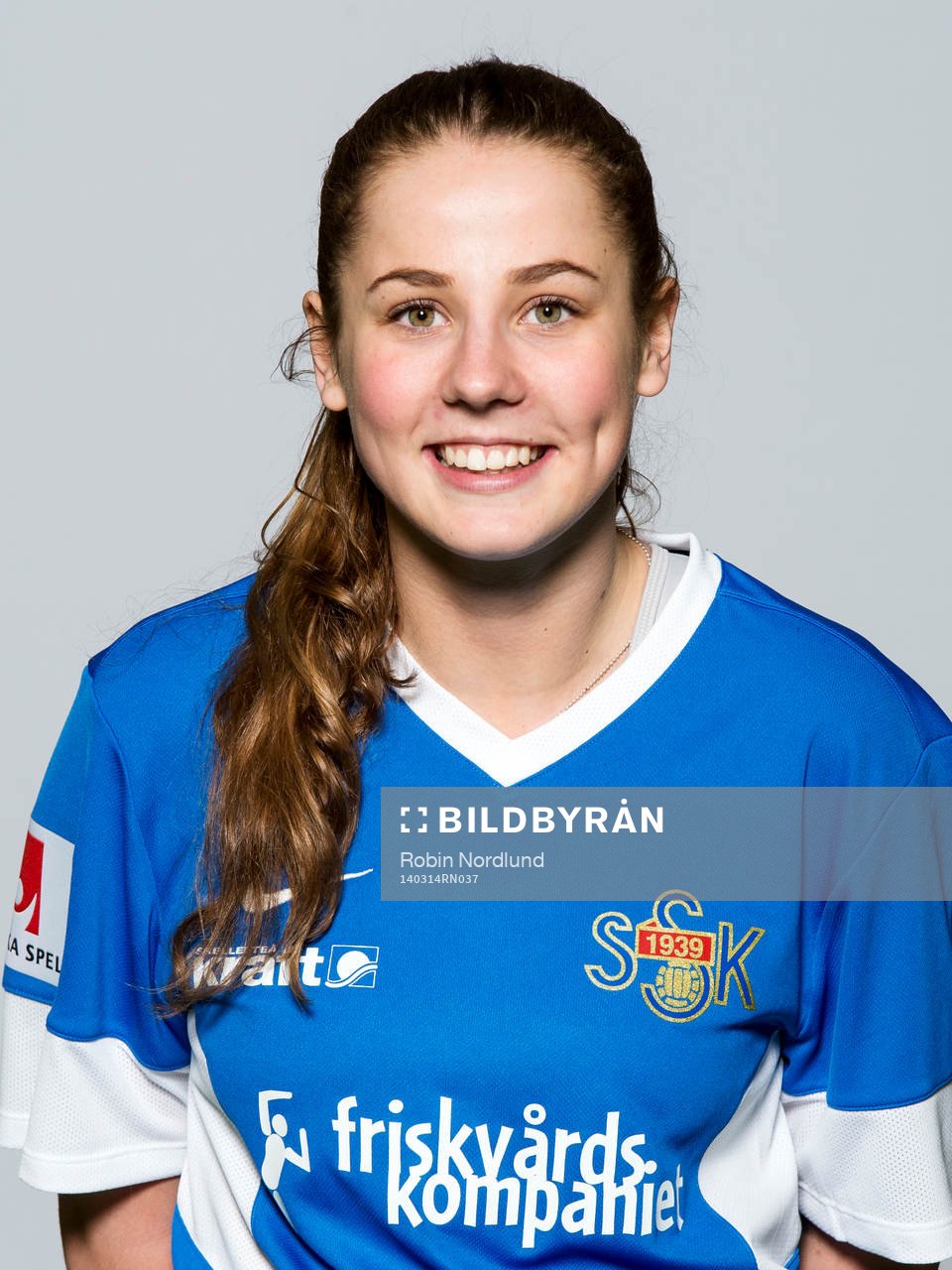 Damfotbollsspelaren Olivia Holm, Sunnanå