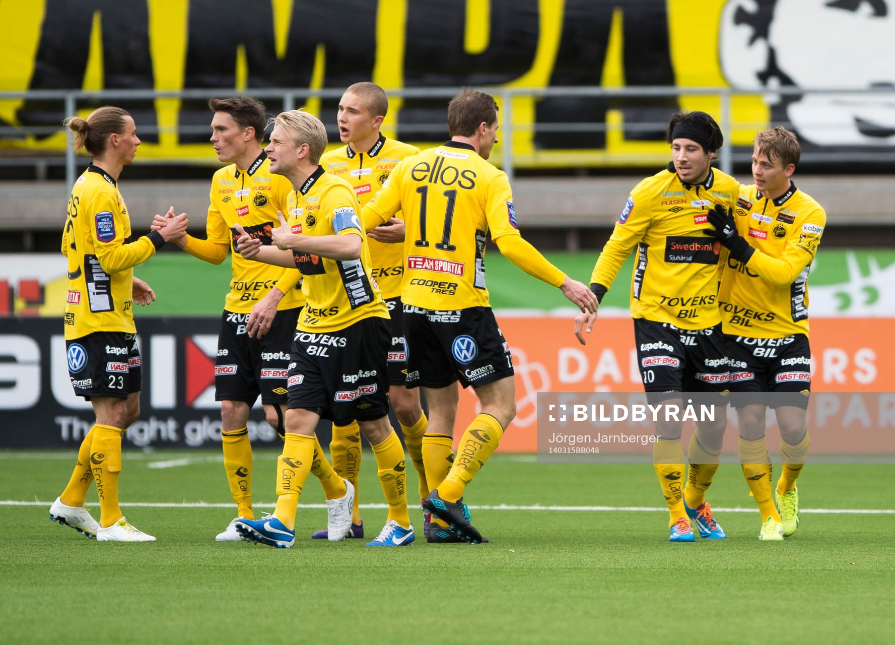 Elfsborgs jublar efter 2-0 målet av Mikkel Beckmann som här klappas om av Simon Hedlund till höger i bild under fotbollsmatchen i Svenska Cupen mellan Elfsborg och Öster den 15 mars 2014 i Borås.