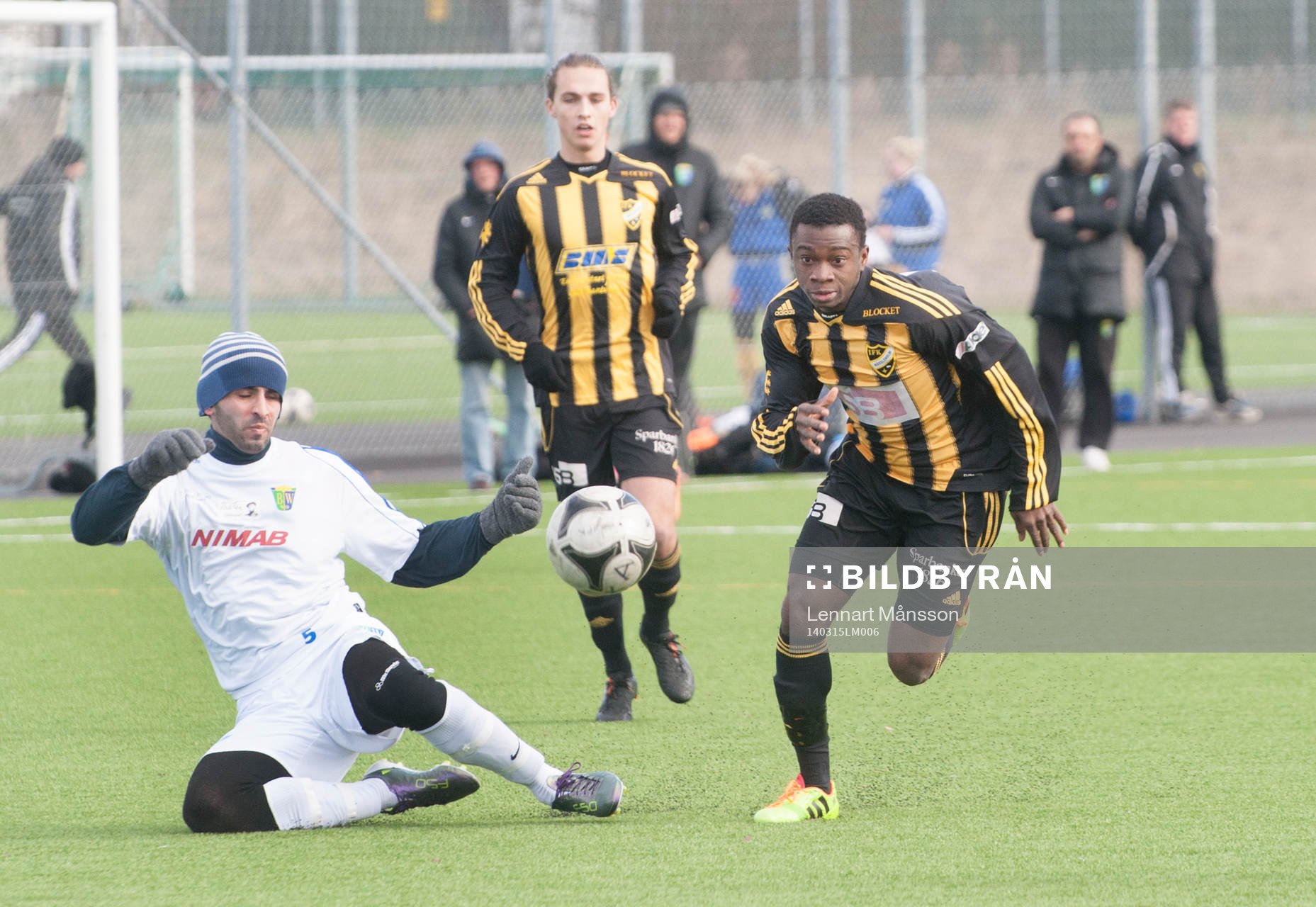 Hässleholms Junior Bangura i träningsmatchen i fotboll