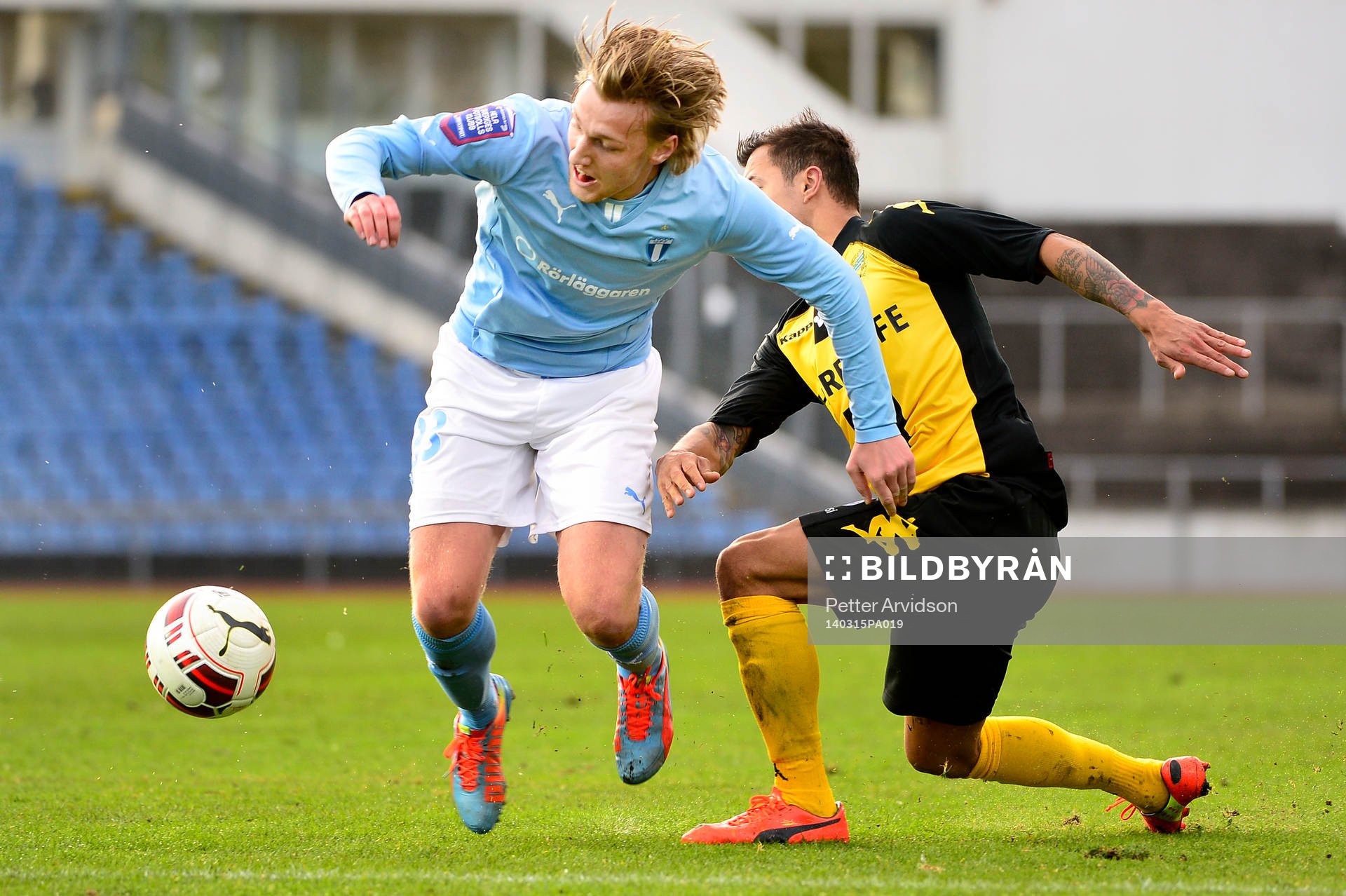 Malmös Emil Forsberg rivs omkull av Hammarbys Michael