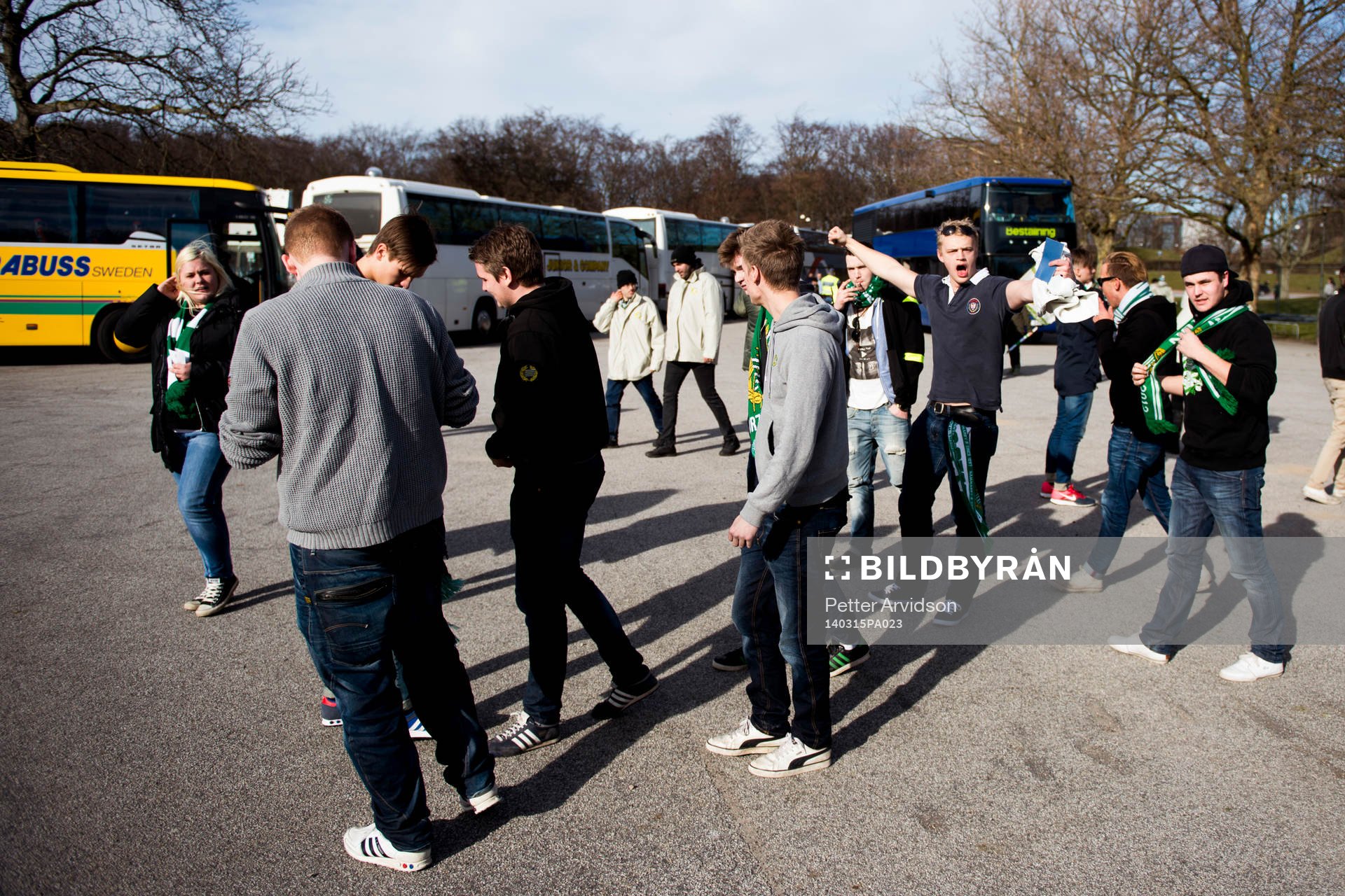 Hammarbys supportrar anländer