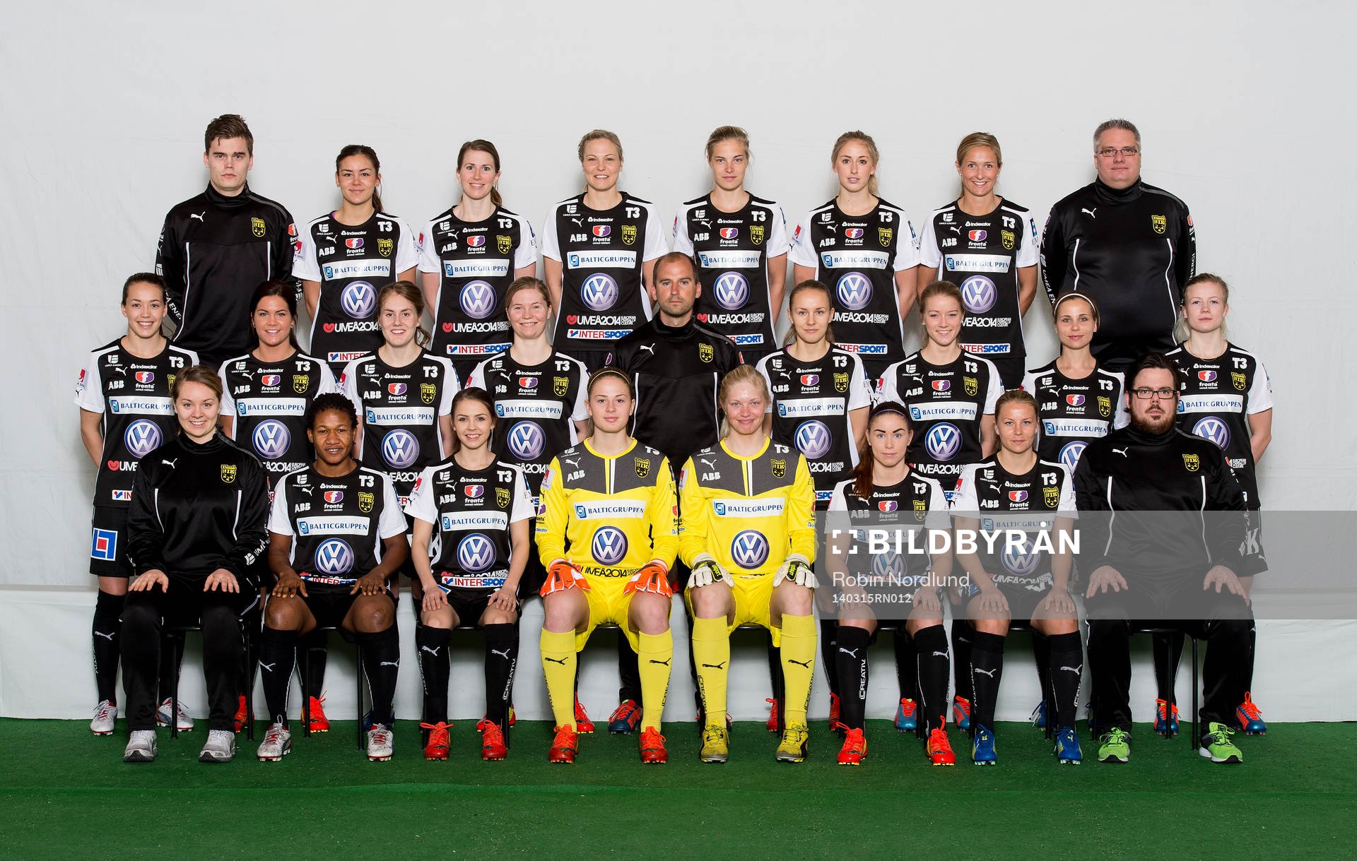 Spelare i damfotbollslaget Umeå IK