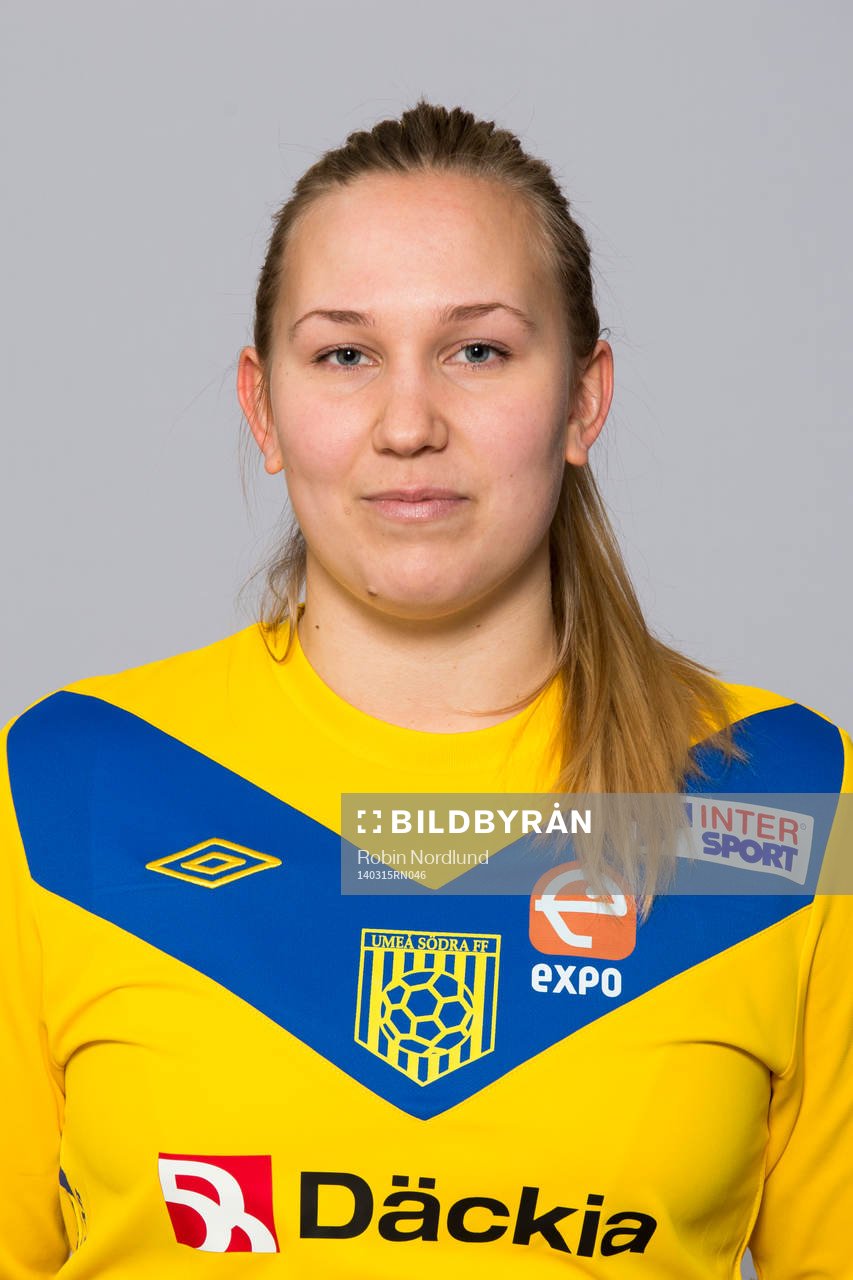 Damfotbollsspelaren Matilda Persson, Umeå Södra, poserar för ett porträtt den 15 mars 2014 i Solna.
