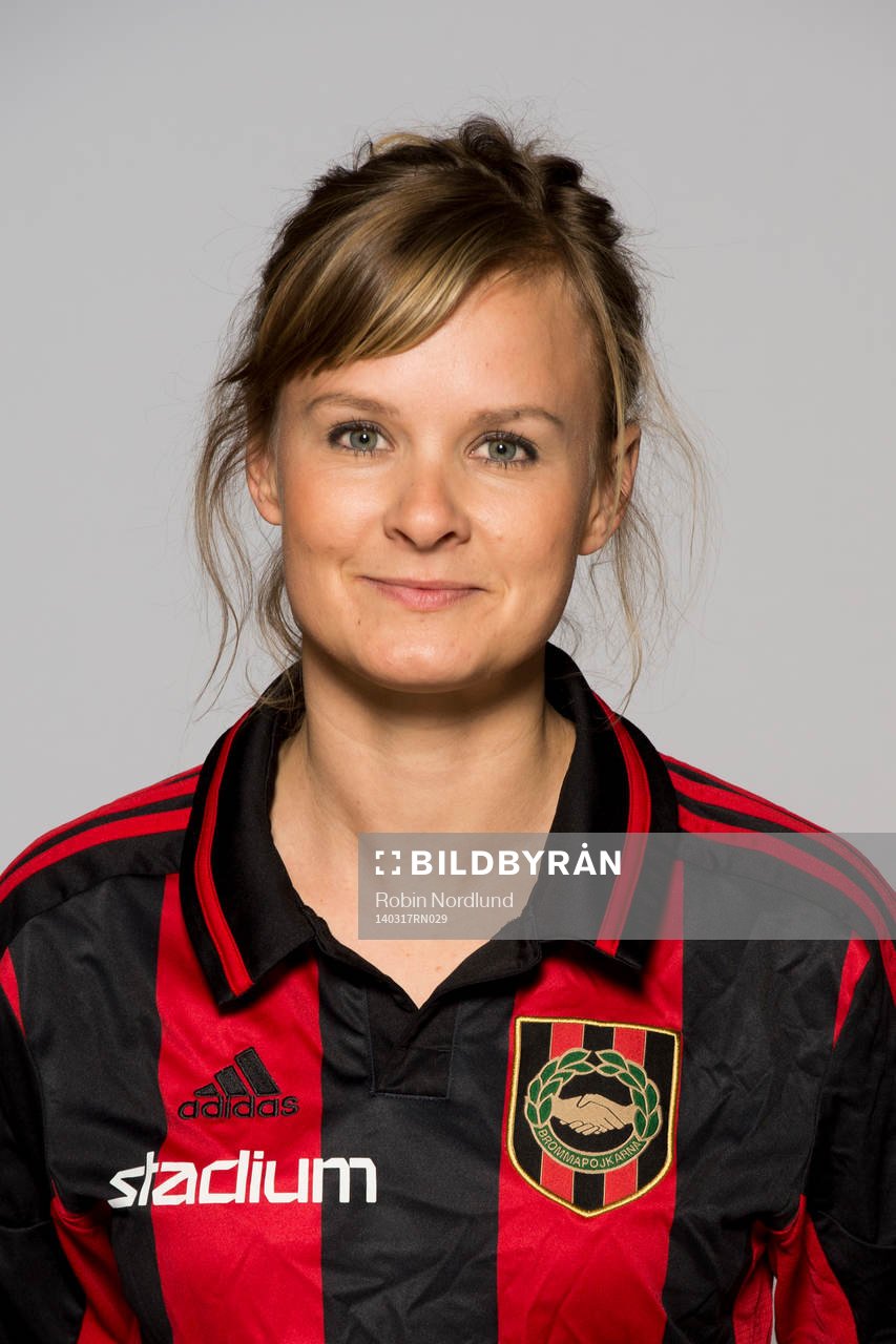 Damfotbollsspelaren Ida Garamvölgyi, Brommapojkarna