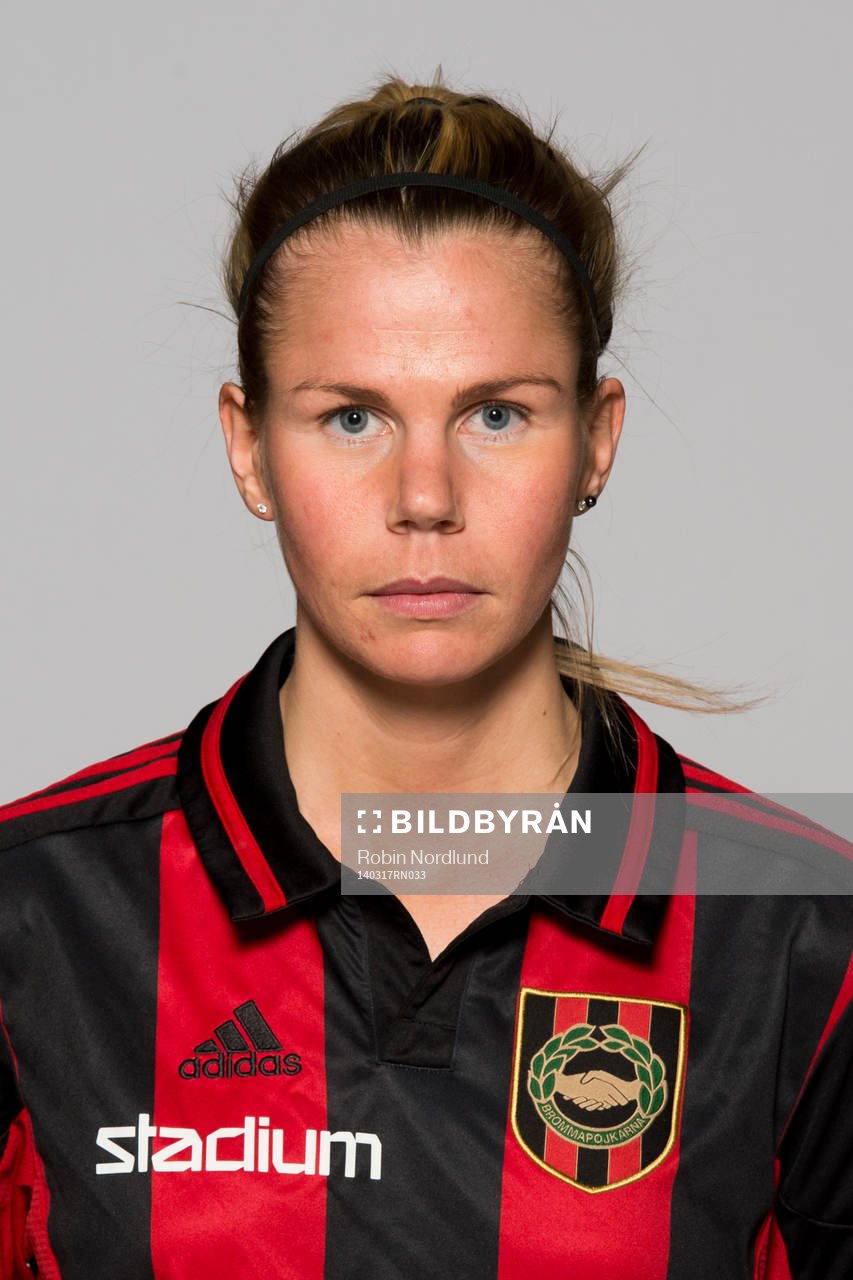 Damfotbollsspelaren Emelie Brodin, Brommapojkarna